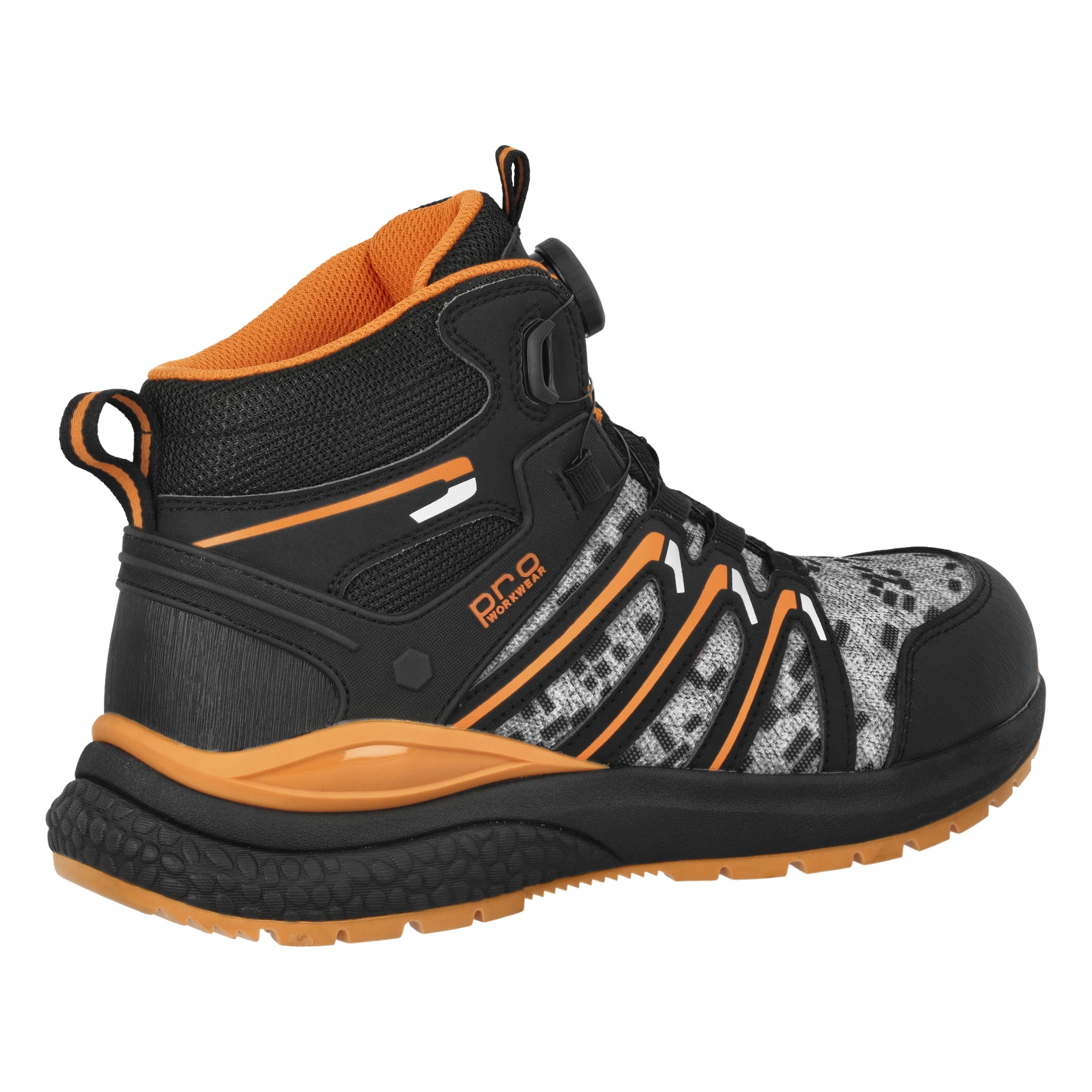 Bluewear Pro Workwear Safety Boots Phoenix är sportinspirerade svarta och grå arbetsstövlar med orange detaljer, meshpaneler, en texturerad sula för grepp, en häldragflik och ett snörningssystem med ratthastighet.