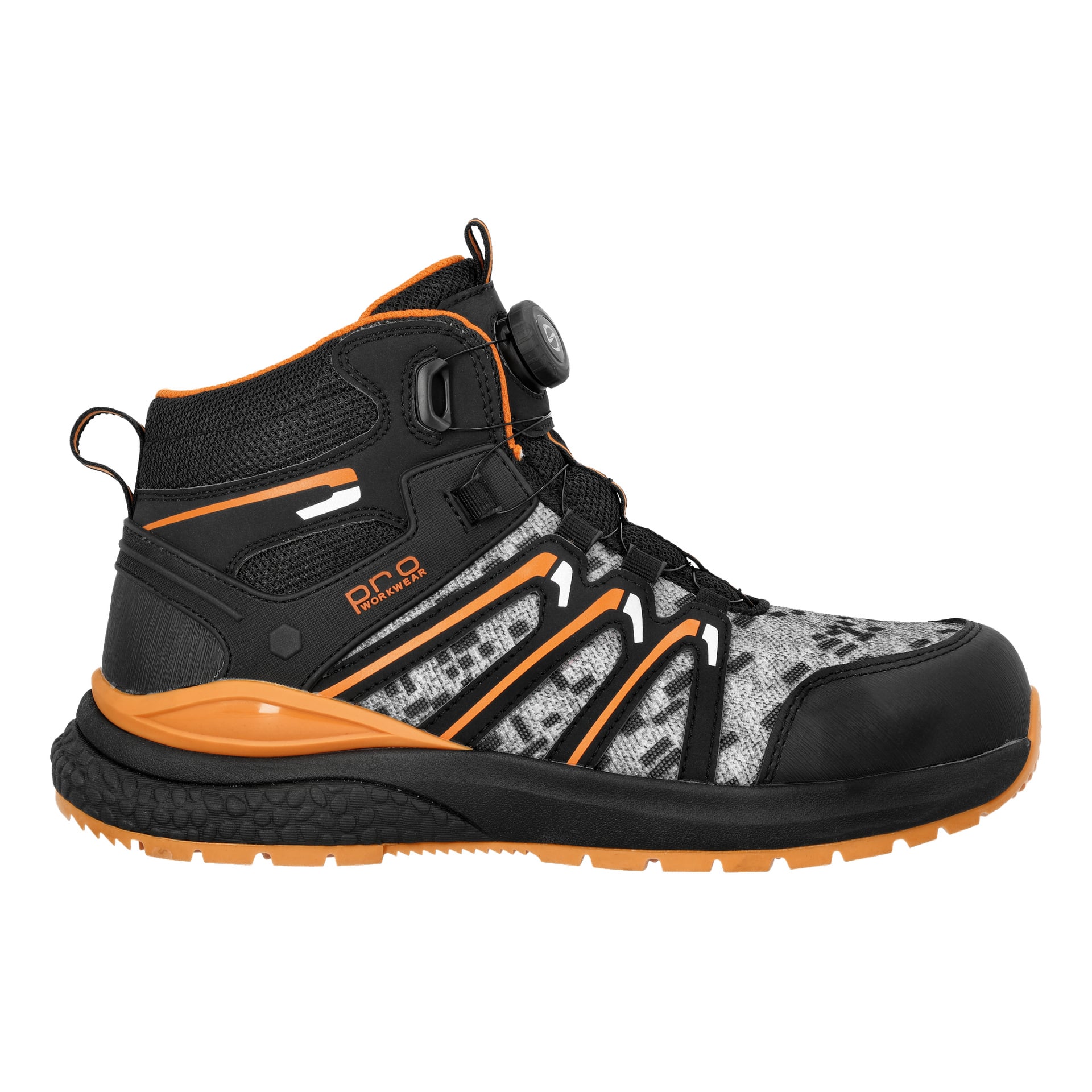 Bluewear Pro Workwear Safety Boots Phoenix har en svart och grå high-top-design med orange accenter, mesh-inlägg för andningsförmåga, en robust gummisula och en rund urtavla placerad på tungan. Sidorna visar geometriska mönster och en tryckt varumärkeslogotyp.