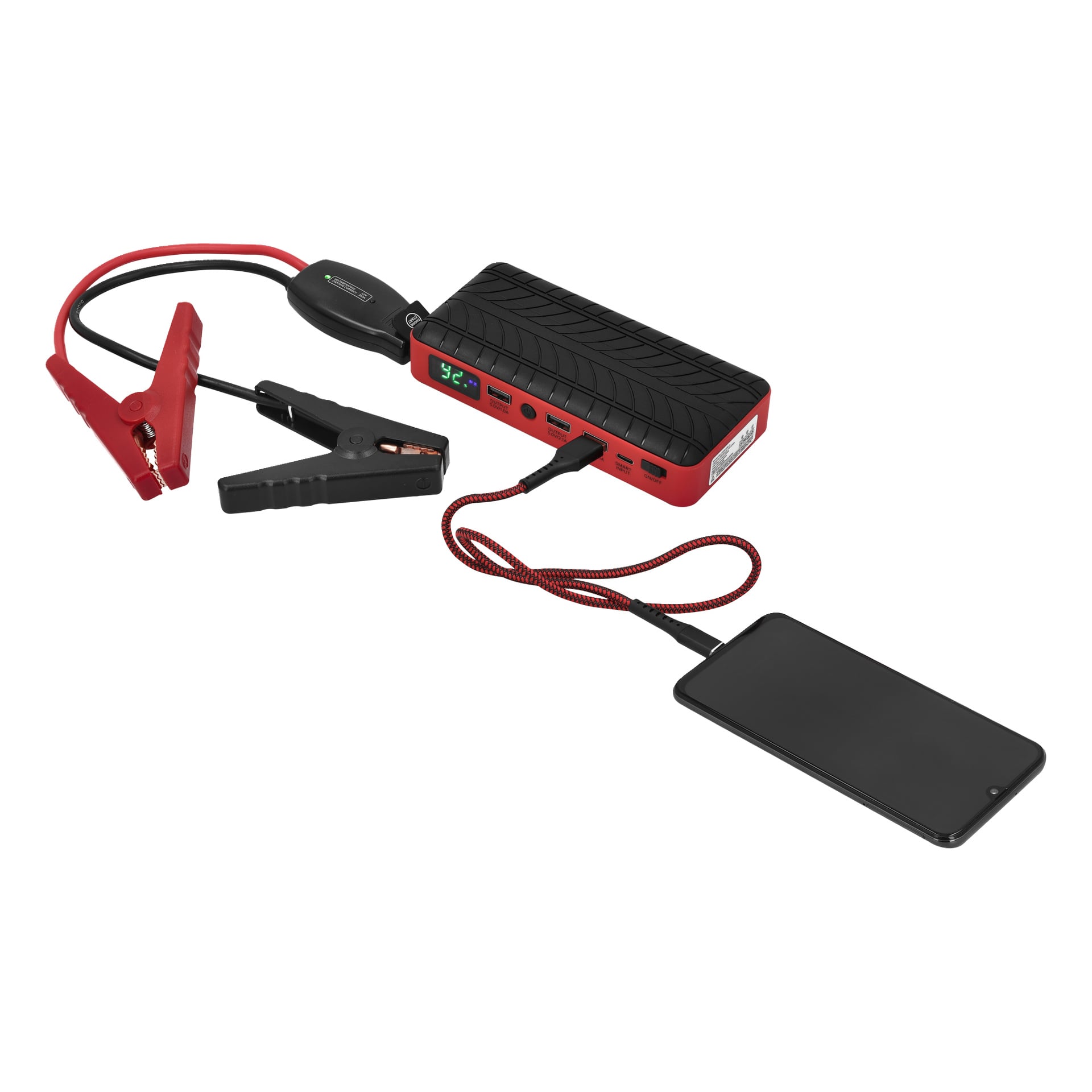 Hamron Jump Starter med Powerbank, tilkoblede startkabler og digital skjerm lader en smarttelefon med USB-kabel.