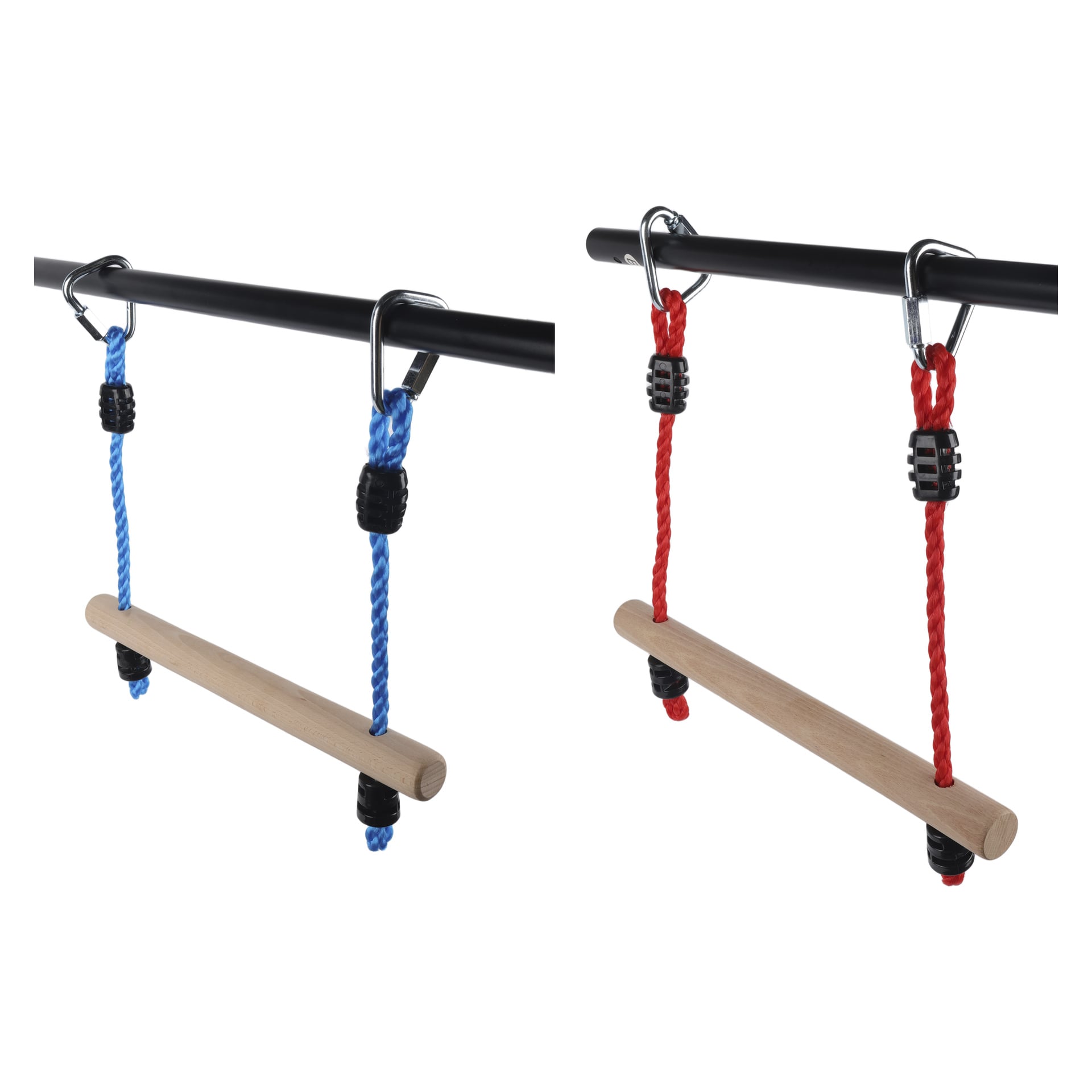 Kayoba Slackline-setti (13 kpl) sisältää kaksi puista keinutankoa mustalla metallitangolla, jotka on kiinnitetty sinisillä ja punaisilla köysillä, joissa on karabiineja.
