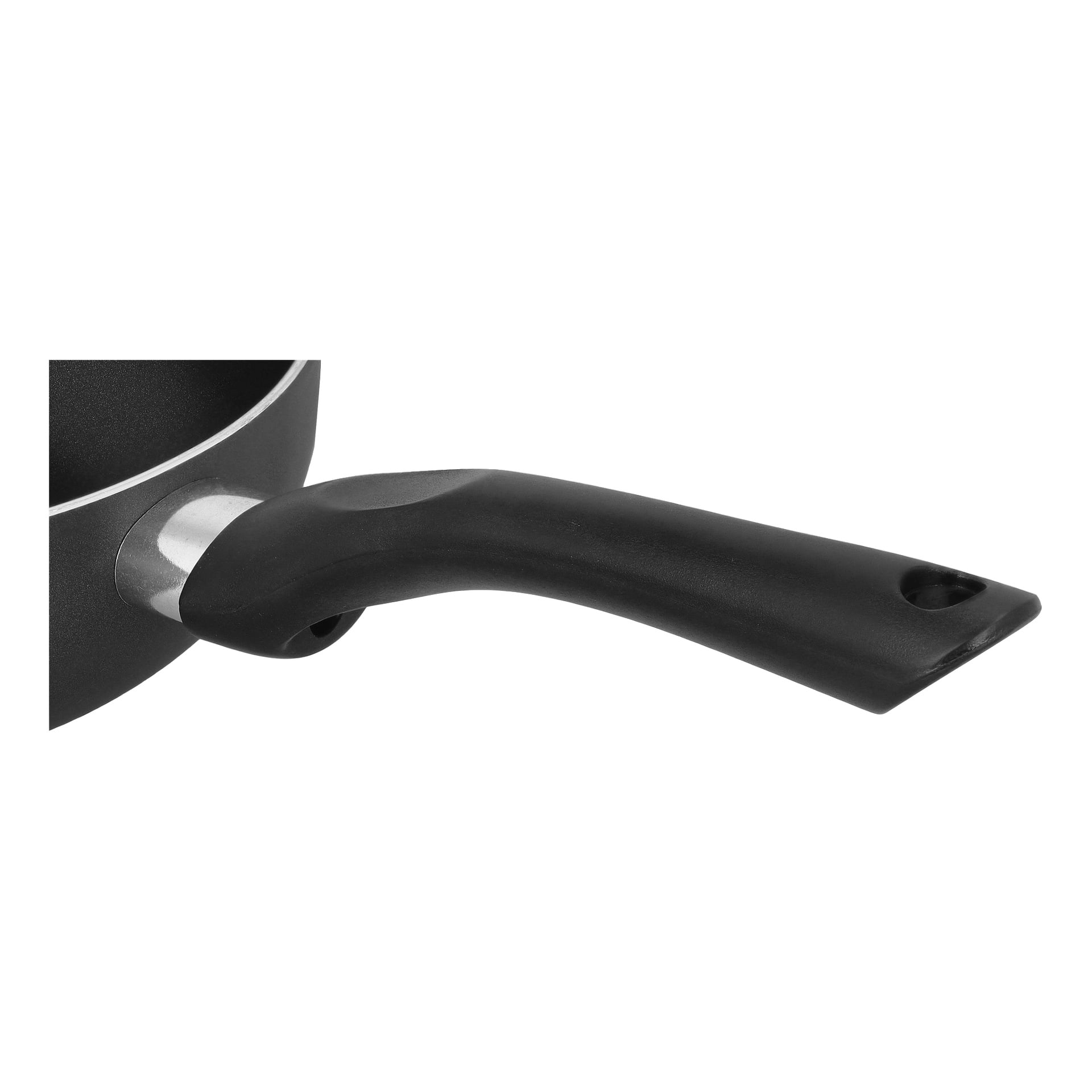 Närbild av ett svart handtag kopplat till en Menuett keramisk sautépanna med lock. Det böjda handtaget har ett hål i spetsen, lämpligt att hänga upp.