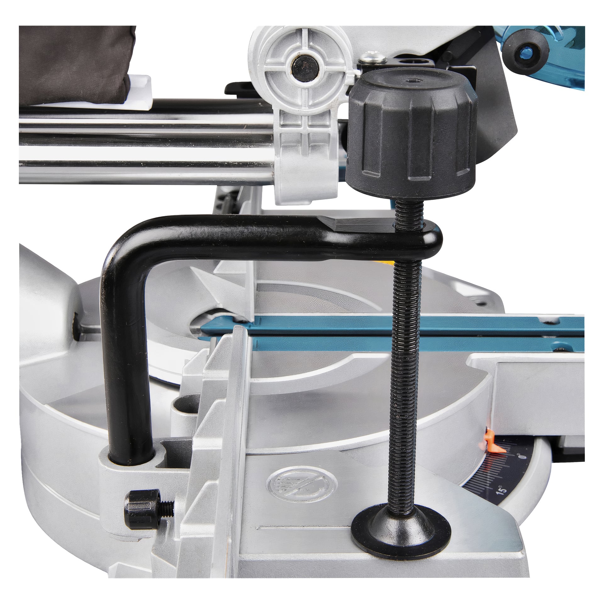 Makita Mitre Saw LS0816F arbeidsklemme holder materialet på basen; justeringsknotter, sperre og vinkelmåler er tydelig synlige.