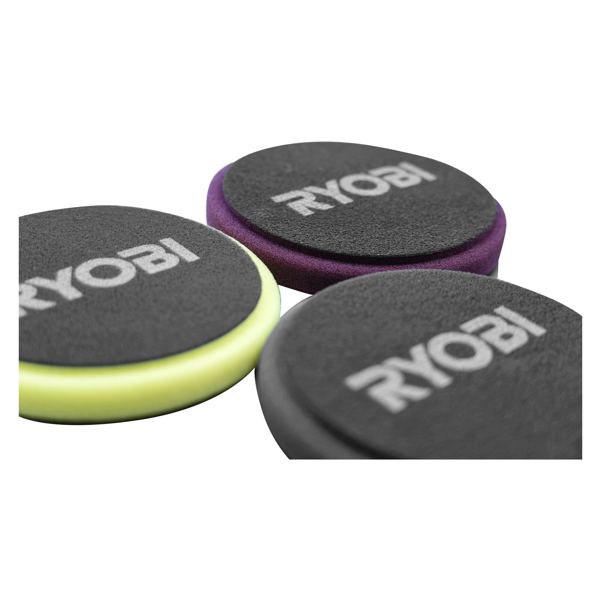 Tre svarta Ryobi One+ skumpads för R18P-140, var och en kantad i gult, lila eller grått, visas på nära håll.