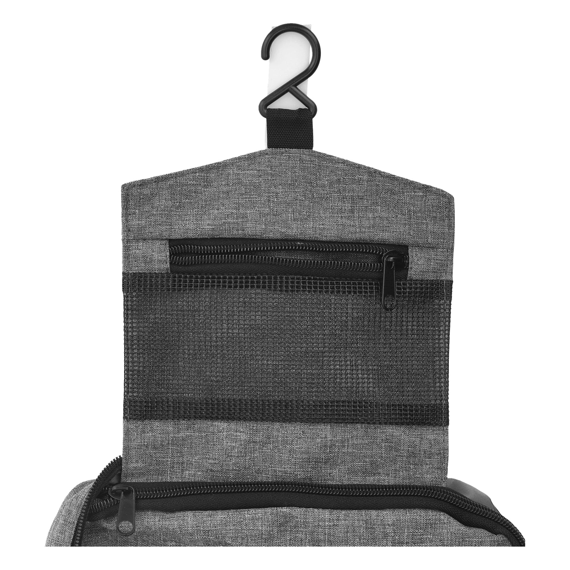 Kayoba Toiletry Bag hänger i en svart krok och har grått tyg, en nätficka med dragkedja samt ytterligare ett fack med dragkedja ovanför.