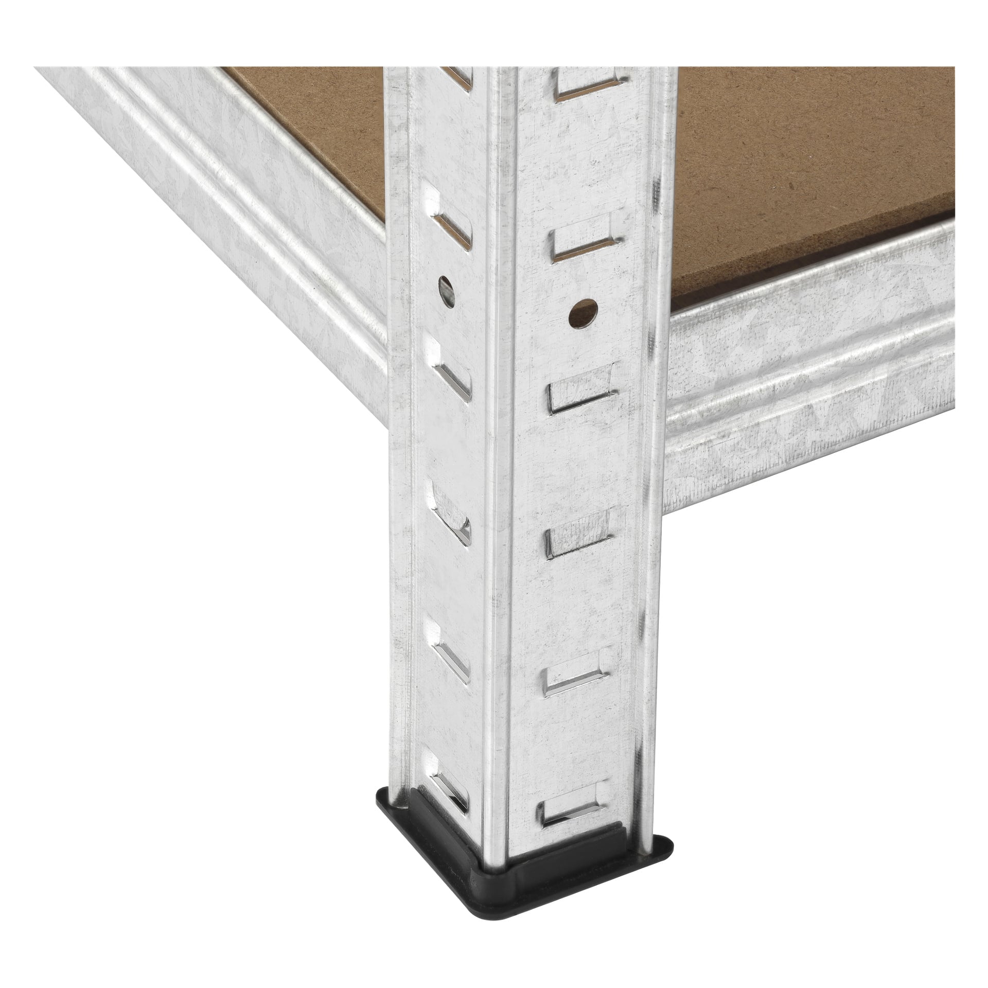 Detaljert utsikt over et hjørne av en Hard Head Storage unit med en hylle av sponplater, sporet metallstøtte og svart plastendelokk.