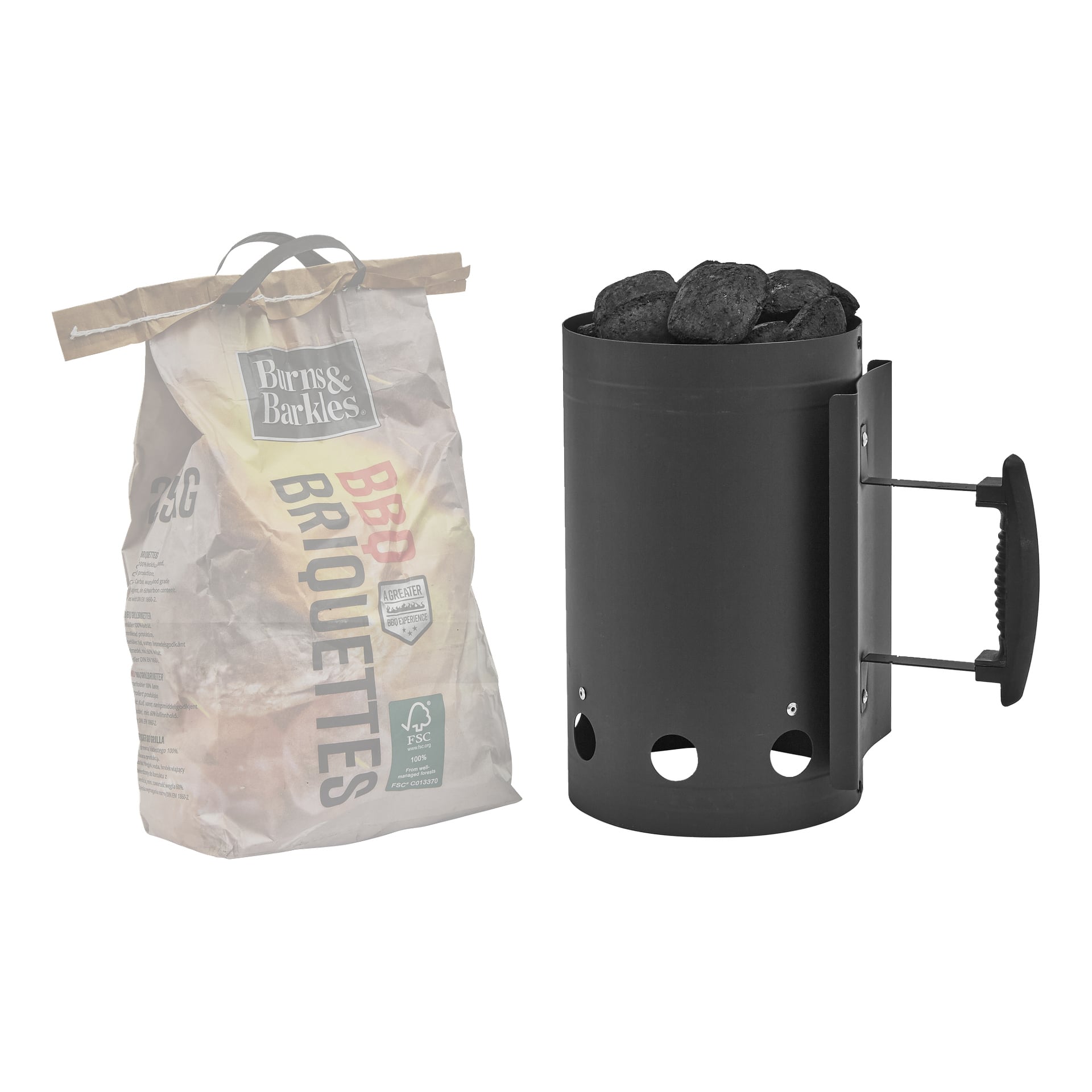 Burns & Barkles BBQ-briketter står bredvid en skorstensstarter med handtag och ventilationshål, fyllda med kolbriketter.
