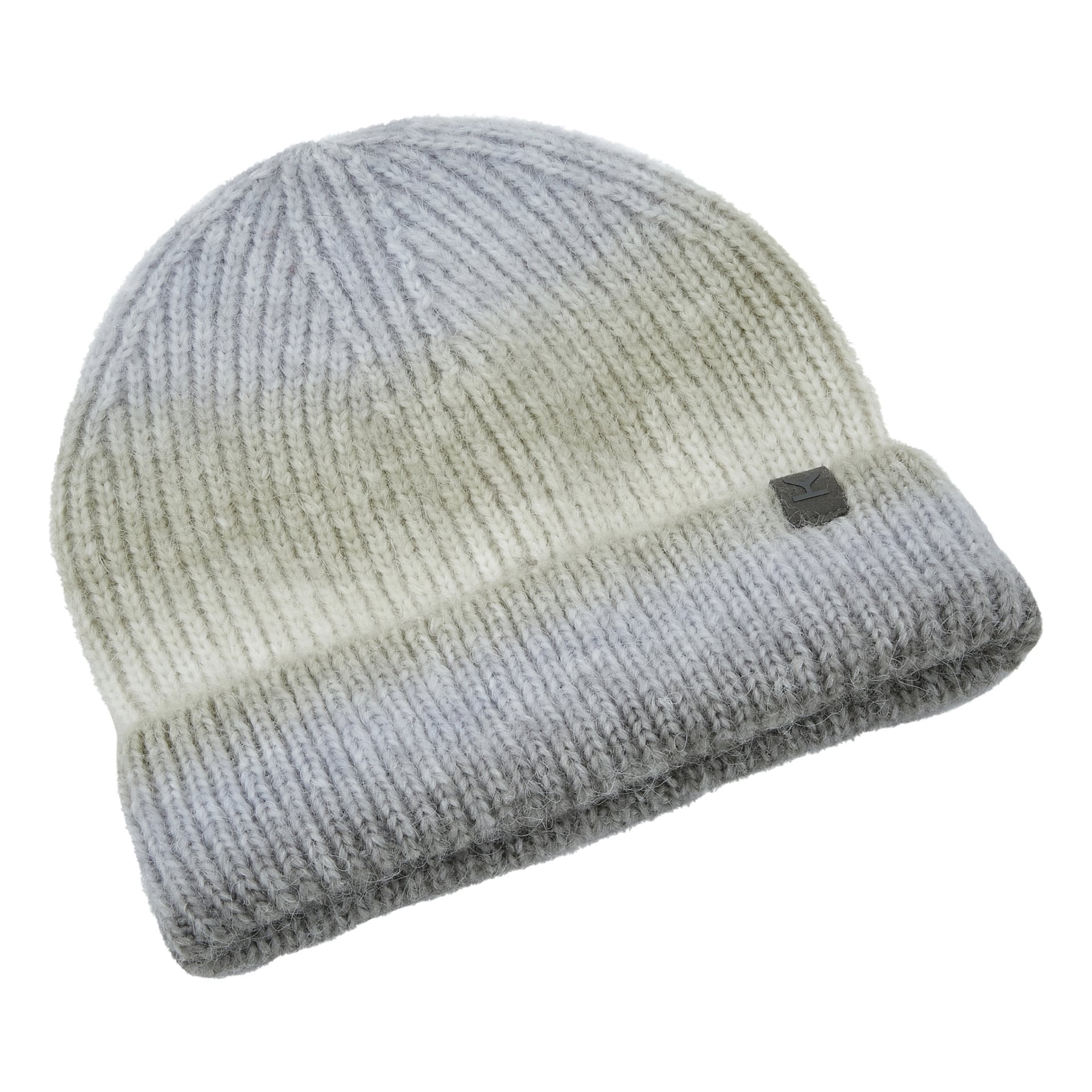 "Children's cap by Kayoba Outdoor" är en ljusgrå stickad mössa med bred vikt brätte och en liten rektangulär logotyp på framsidan. Materialet är mjukt och lite fluffigt för extra komfort.