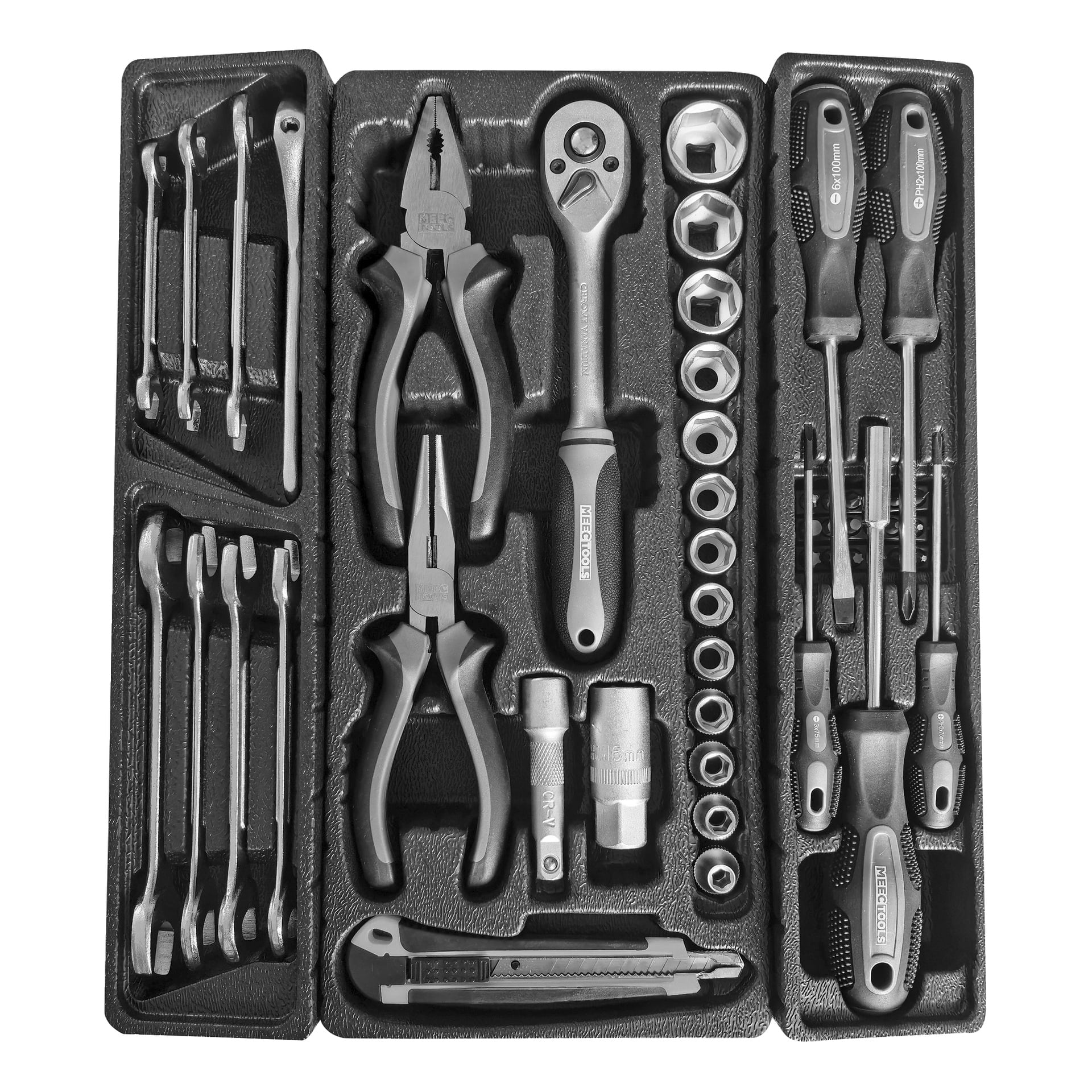 50-częściowa skrzynka narzędziowa Meec Tools z kluczami, szczypcami, grzechotką, nasadkami, śrubokrętami i nożem narzędziowym w czarnej tacce.