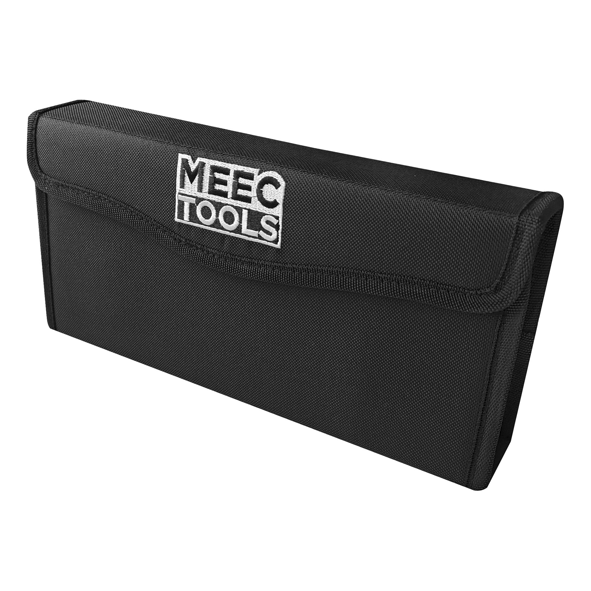 Svart stofflomme med klafflukking og hvit Meec Tools-logo på forsiden, laget for et verktøysett på 46 deler.