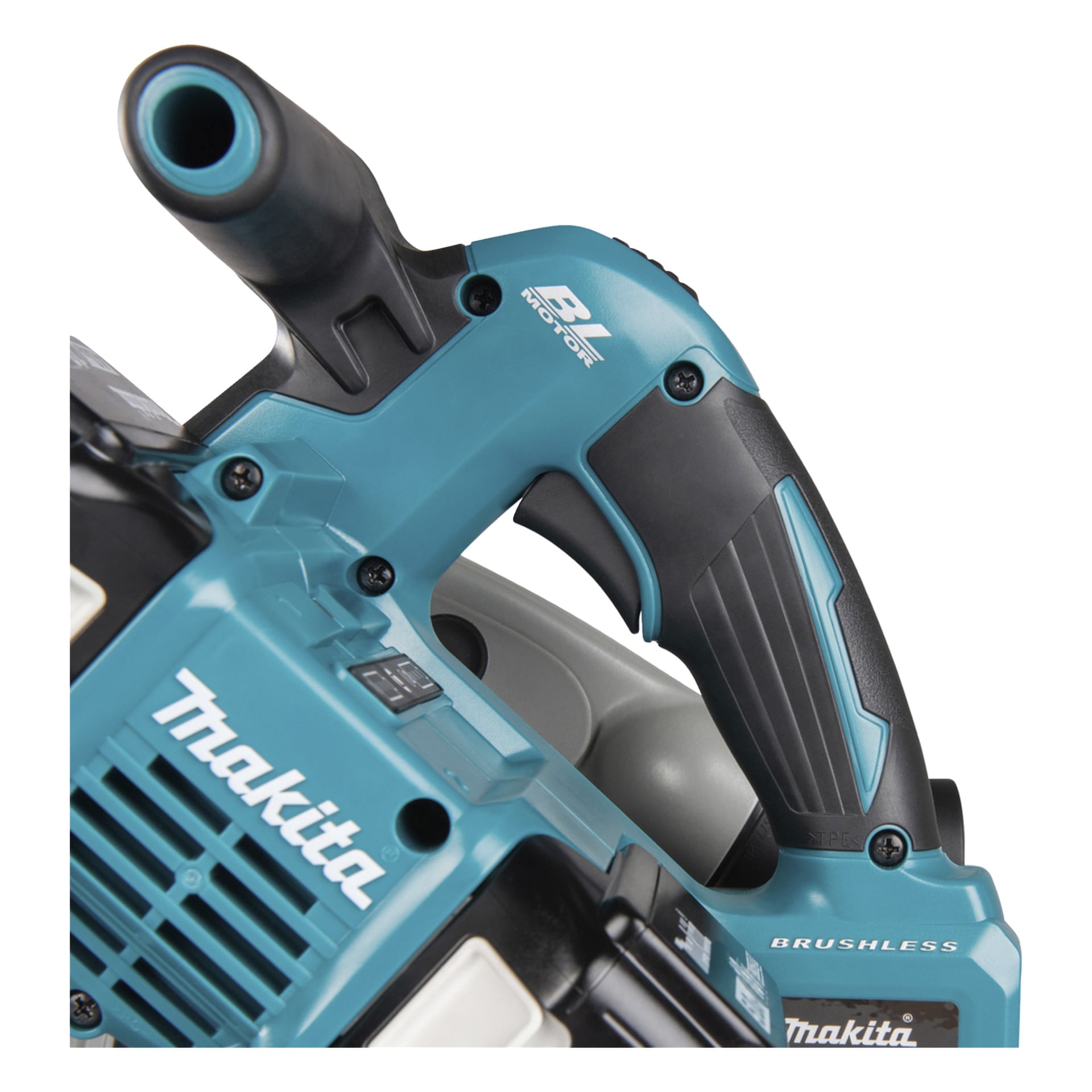 Lähikuva Makita LXT:n DSP600ZJ upotusahan kahvasta, jossa näkyy logo, liipaisin ja sinimusta tuuletettu koriosa.