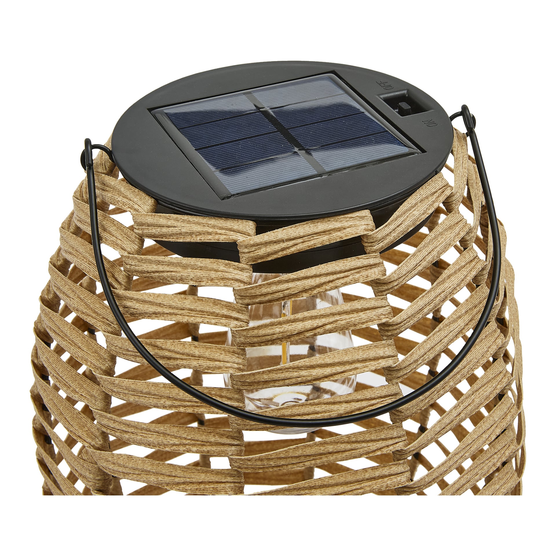 Zbliżenie lampy LED Anslut Solar przedstawia czarną metalową rączkę, panel słoneczny z przełącznikiem "włącz/wyłącz", tkany wzór wiklinowy oraz szklaną wkładkę wewnątrz.