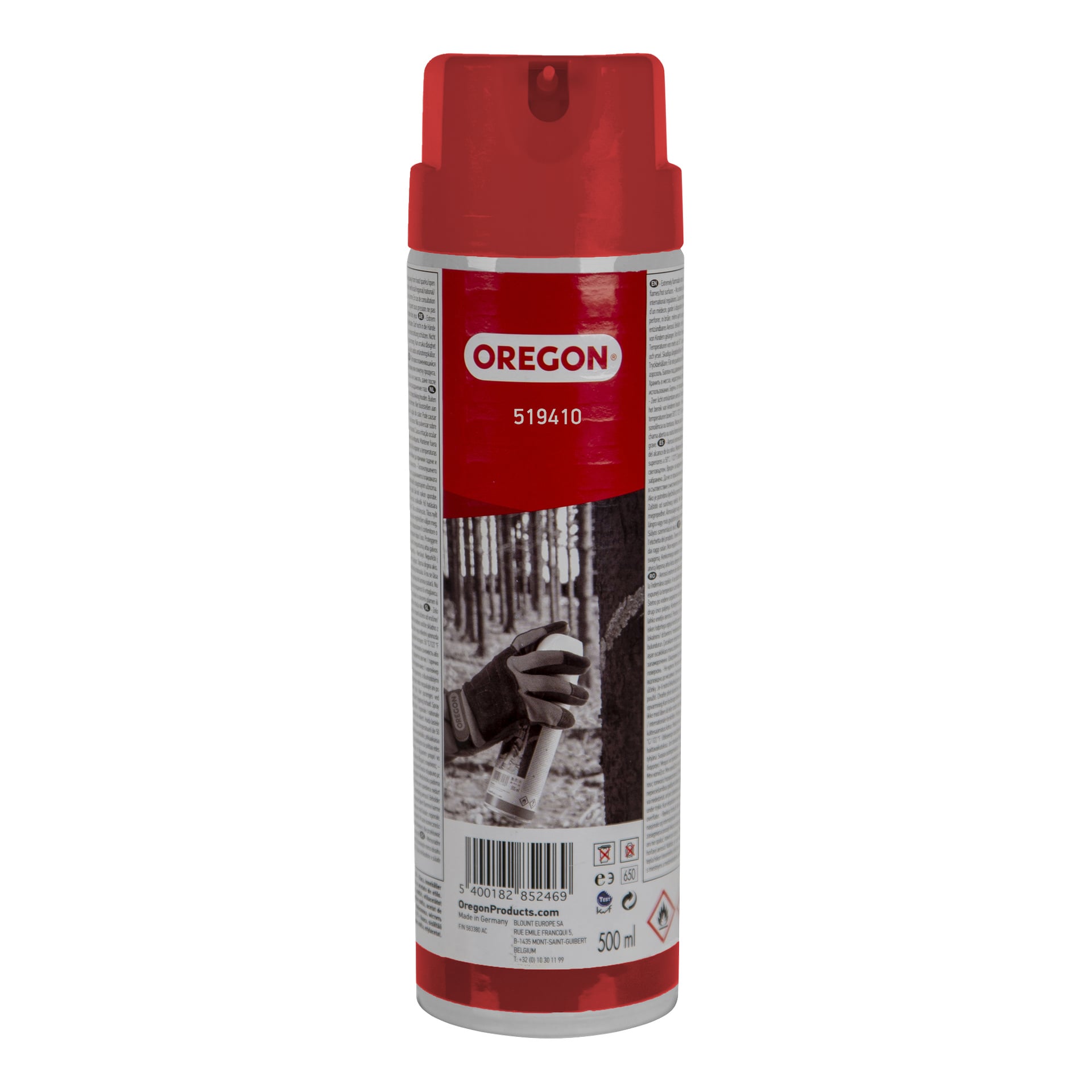 En 500 ml burk Oregon Marking Paint Red med röd lock, som visar produktdetaljer och en handbeklädd handsprayfärg utomhus.