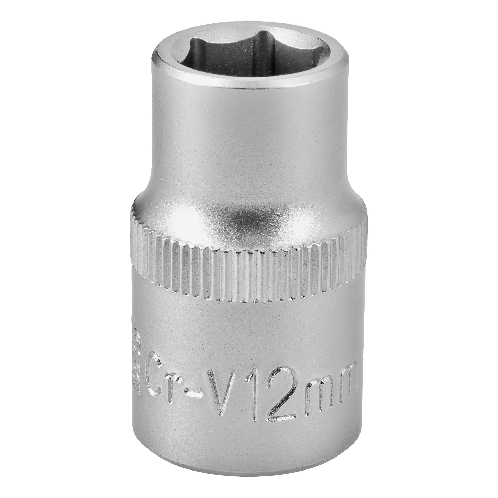 Närbild på en 12 mm hylsa av kromvanadin, som visar den cylindriska formen, den räfflade mitten för grepp och den graverade storleksangivelsen "Cr-V 12mm" på sidan.