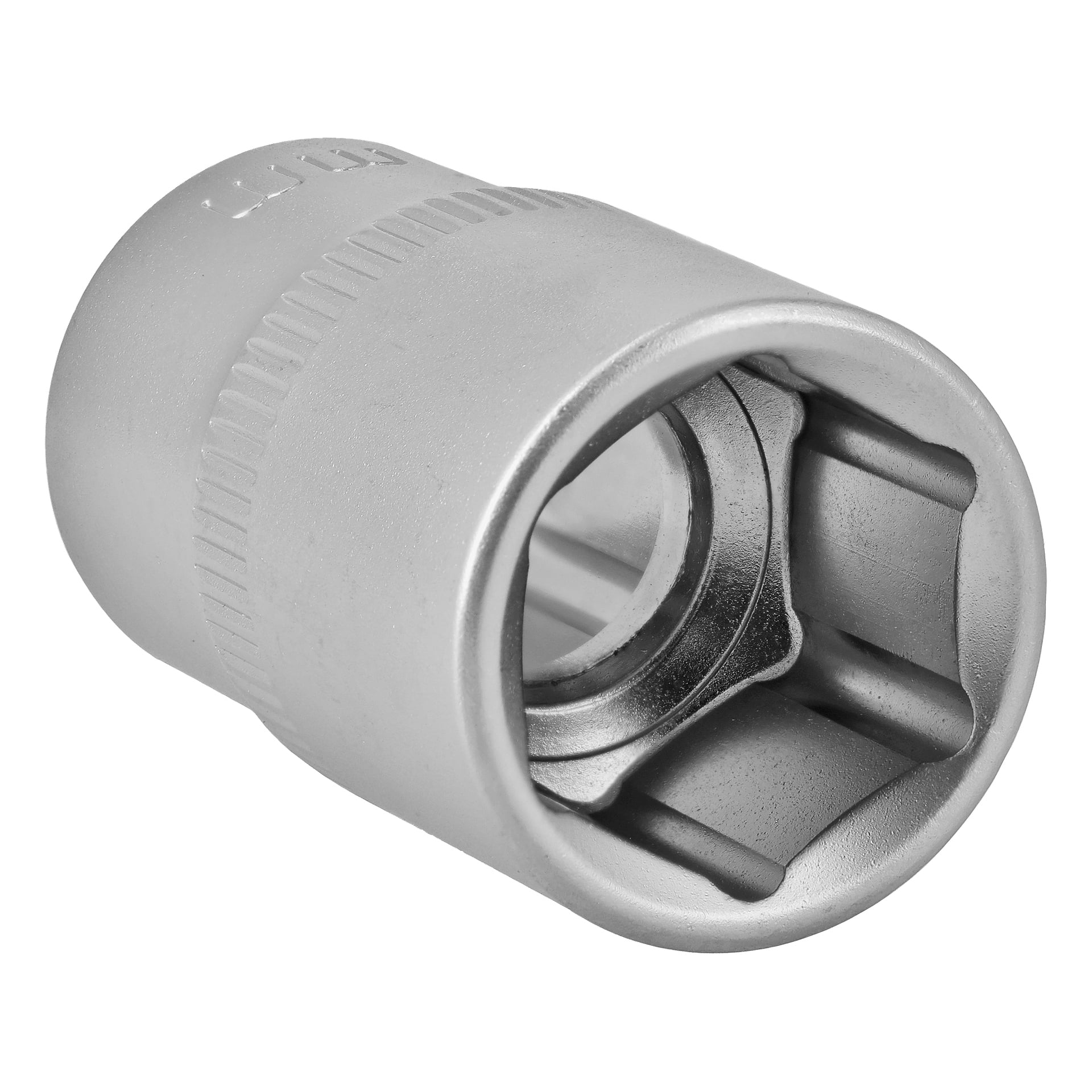 Närbild på ett hylsnyckeltillbehör i silverfärgad metall med sex punkter invändigt, utformat för att greppa och vrida sexkantiga fästelement.