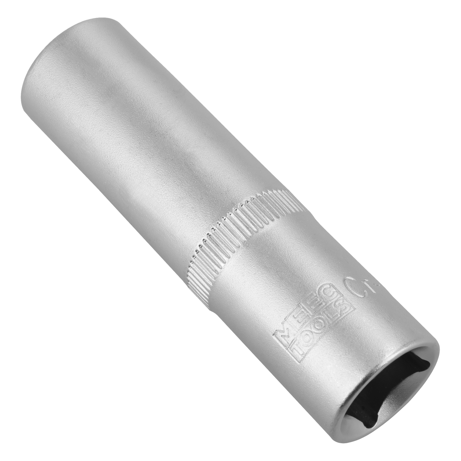 Cylindriskt djuphylsaverktyg i silver med texturerat grepp och graverad märkning, avsett att användas med hylsnyckel.