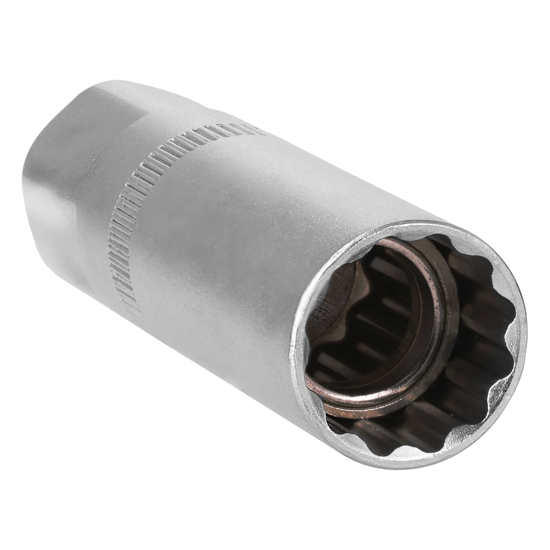Nærbilde av Meec Tools tennpluggkontakt med blank kromfinish og tolvpunkts interiør, sett fra en liten vinkel.