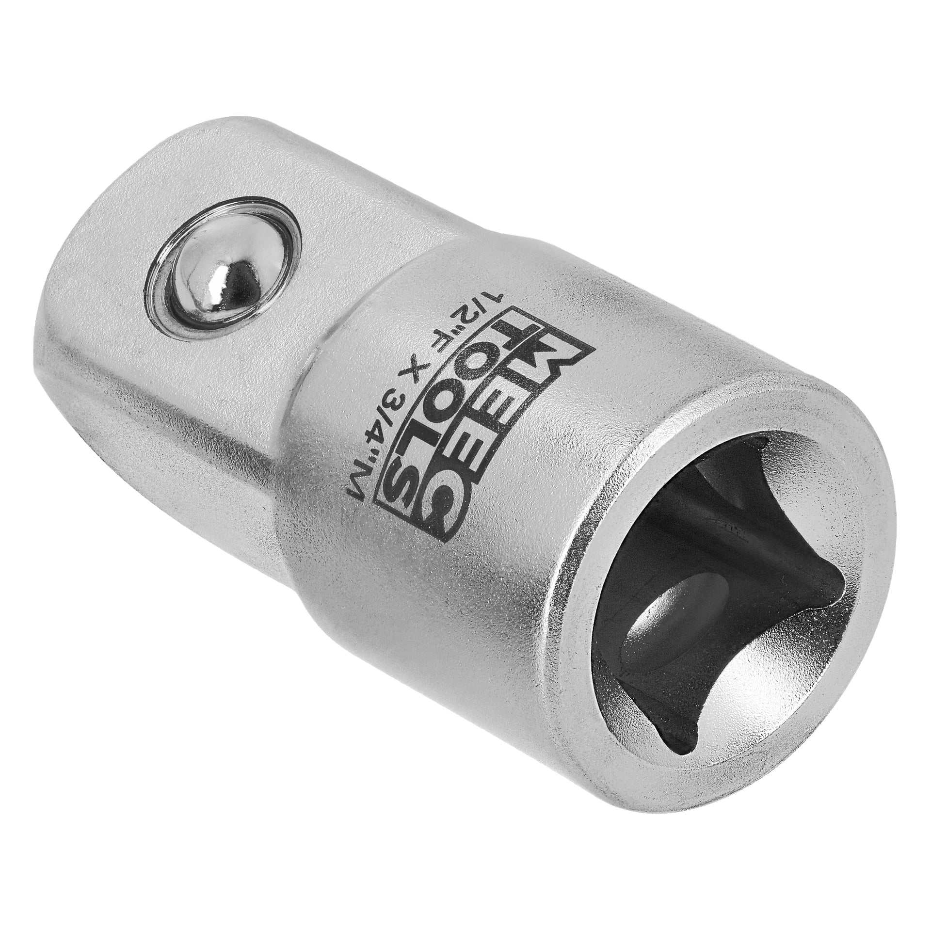 En metalladapter med en 1/2-tommers hunnende og en 3/4-tommers hannende, gravert med Meec Tools-logo og størrelsesmerking.