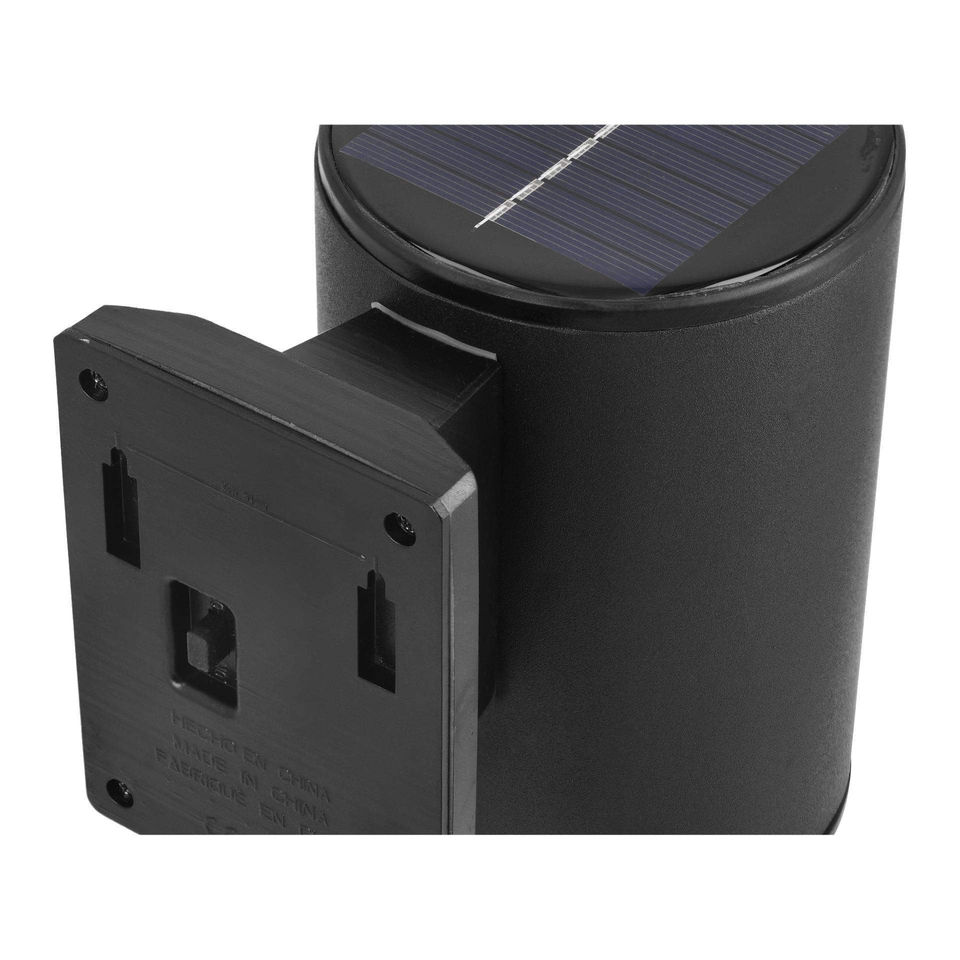 Nærbilde av en Anslut LED solcellevegglampe med svart sylindrisk kropp, topp solcellepanel og bakre brakett for enkel veggmontering.