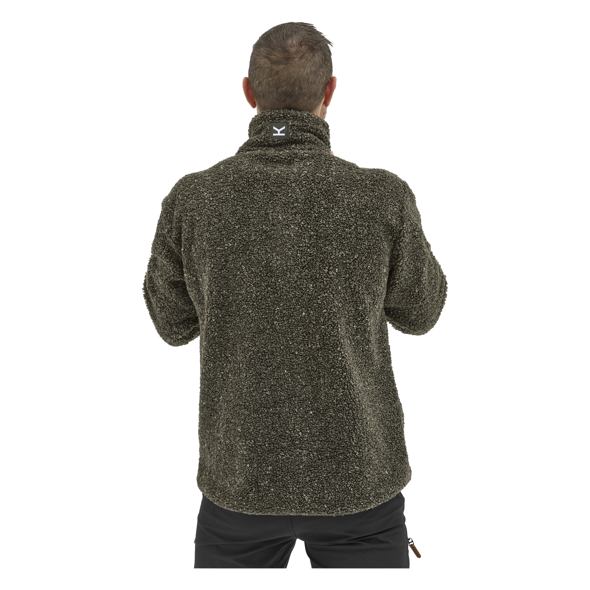 Sett bakifrån bär en korthårig person en mörkgrön Kayoba Outdoor Hamra-jacka och svarta byxor. K-logga på kragen.