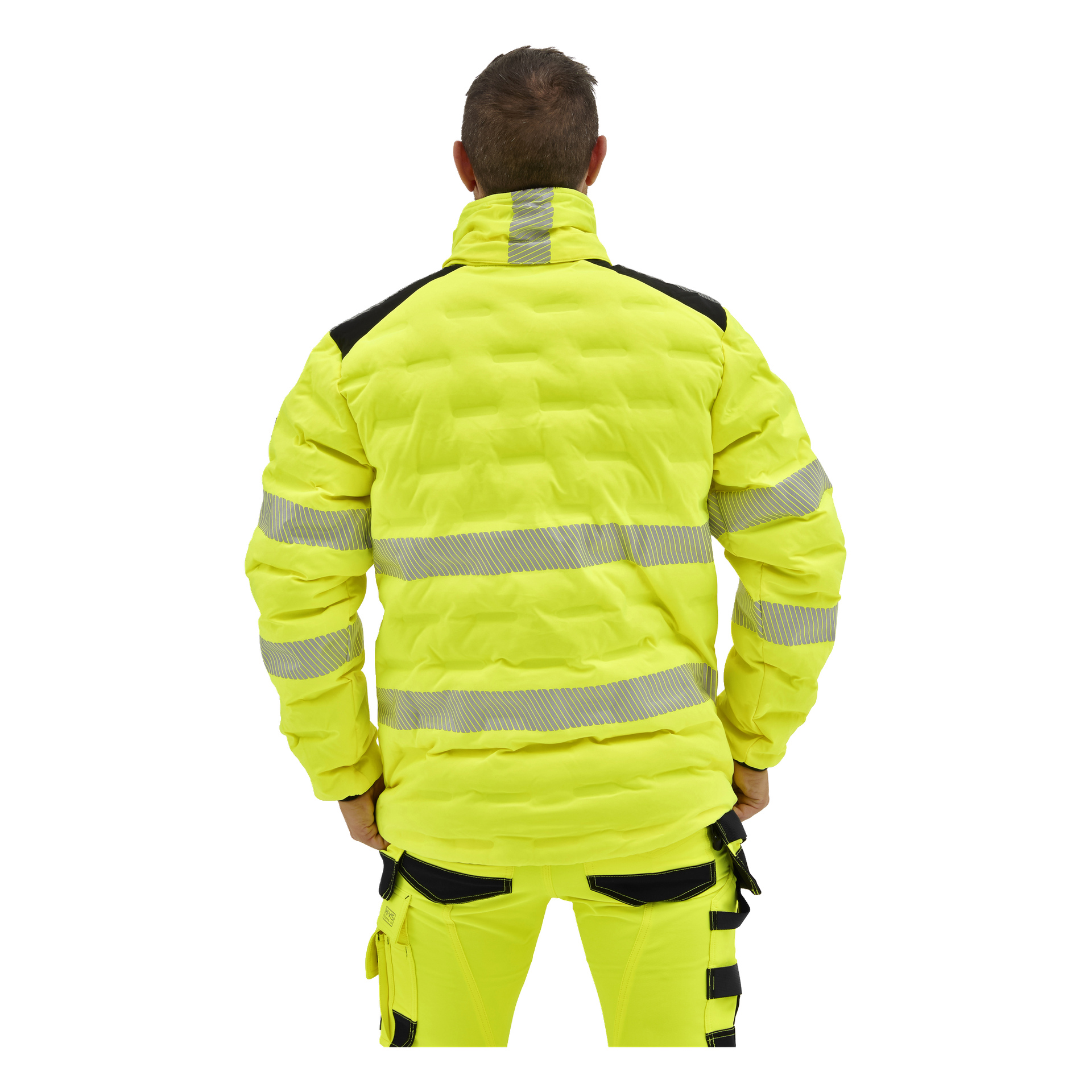 Baksida av någon i en klargul vadderad Hi-Vis Bluewear Pro-jacka Jasper, med silverfärgade reflekterande ränder och svarta detaljer.