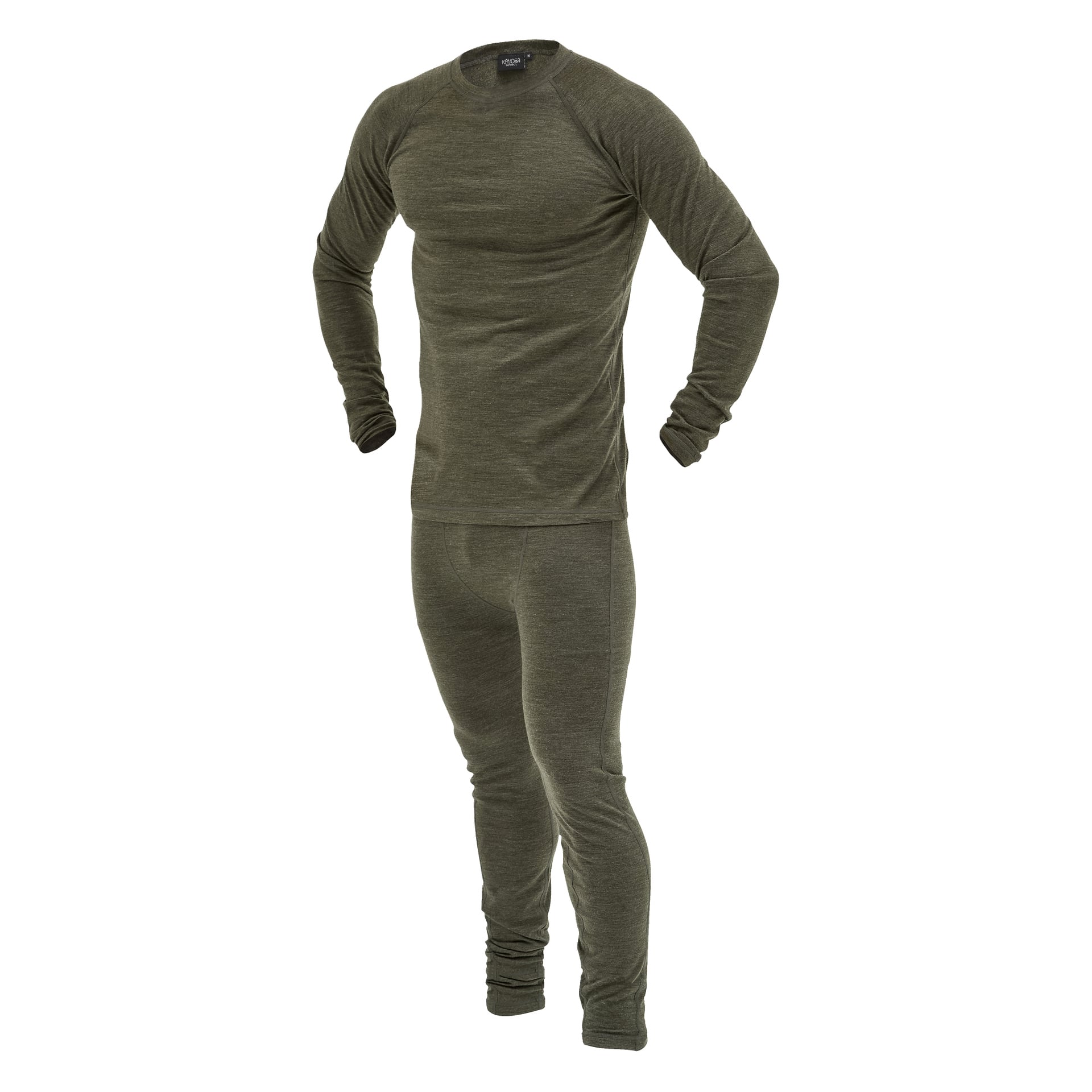 Kayoba Outdoor Merino ullbas i olivgrönt inkluderar en långärmad termotopp och matchande underdelar på en skyltdocka.