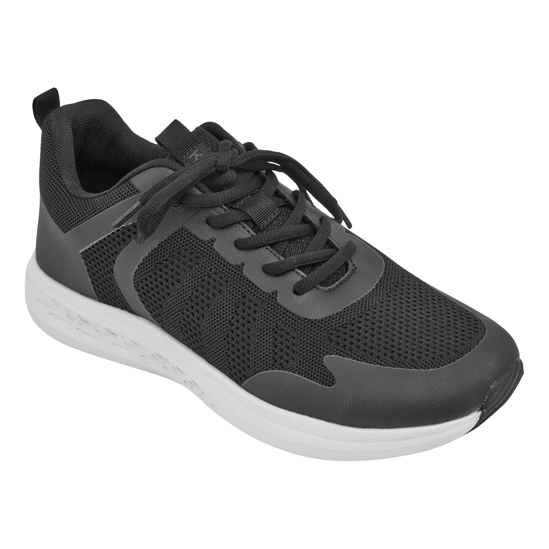 Svart atletisk sneaker med vit sula, svarta snören och överdel i mesh, som visas i en vinkel på en vit bakgrund.