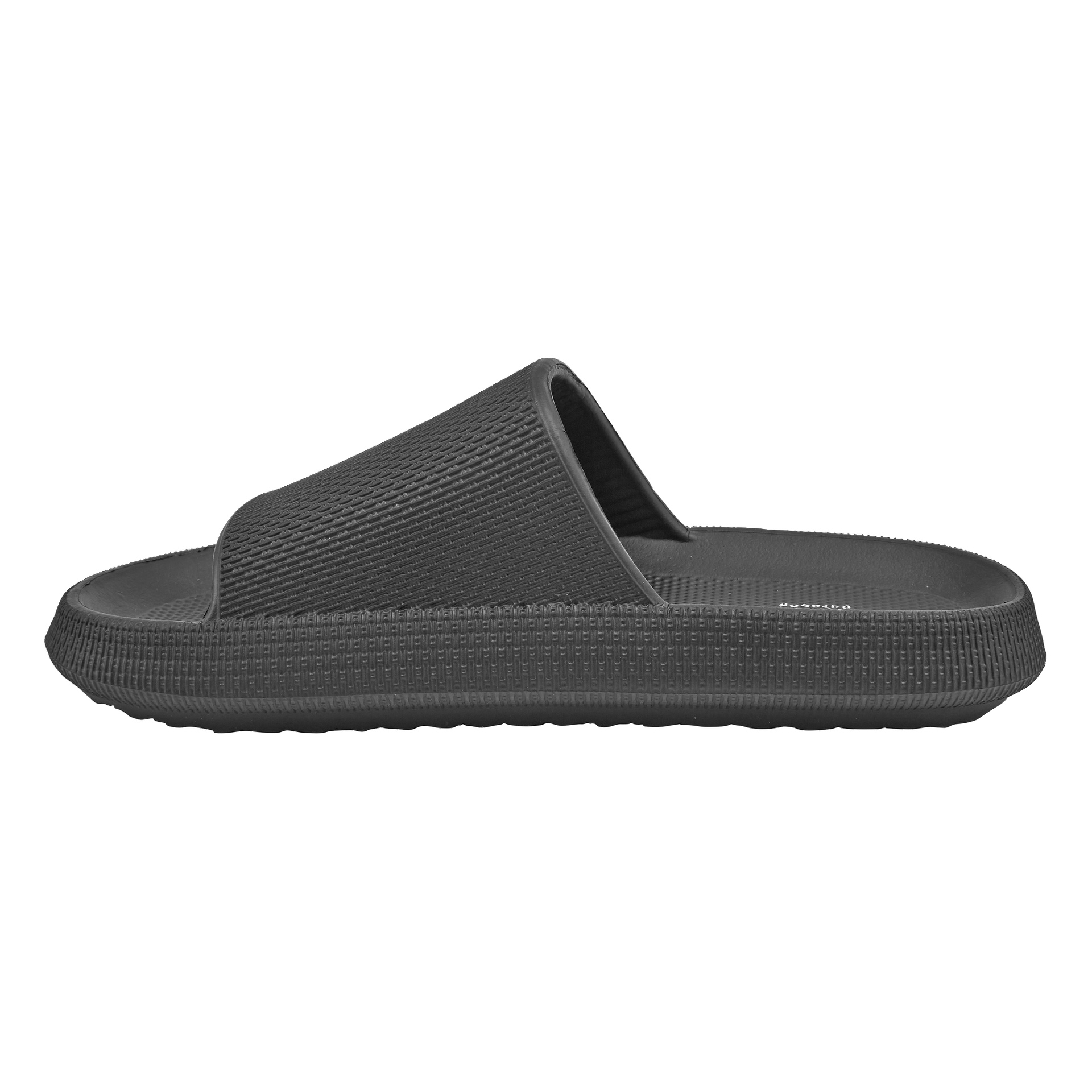 Svart glidsandal i profil med en tjock sula och bred rem, båda med ett strukturerat rutnätsmönster.