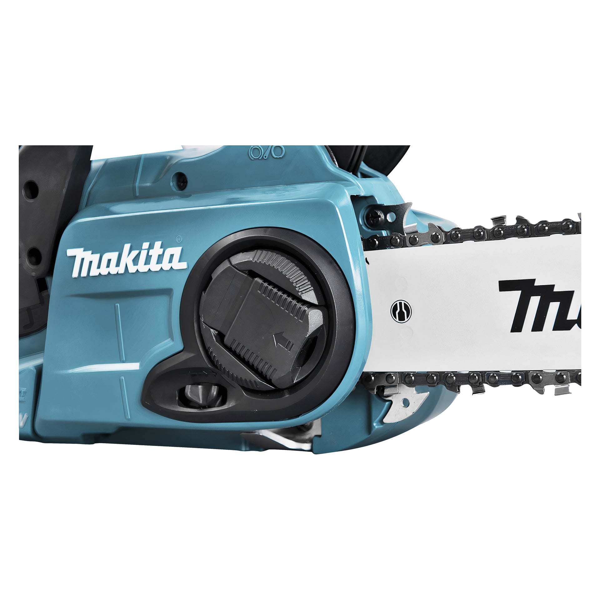 Makita motorsåg närbild som visar sidopanelen med en svart justeringsratt, partiell kedja, svärd och synlig varumärkeslogotyp på blått.