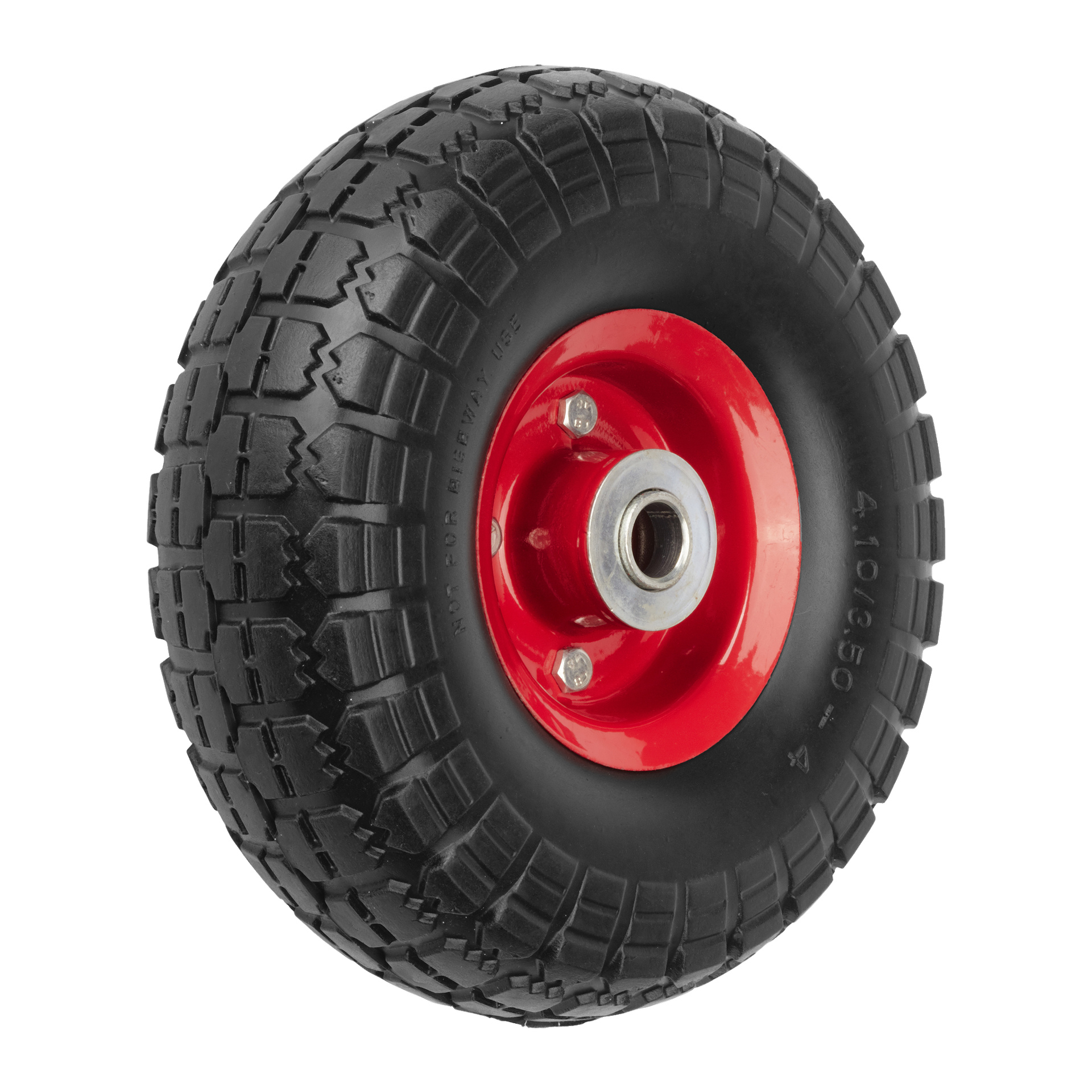 En närbild på ett Hamron punkteringssäkert hjul, med ett svart gummidäck med djupa mönster och ett rött metallnav med ett centralt hål för att fästa på en axel.