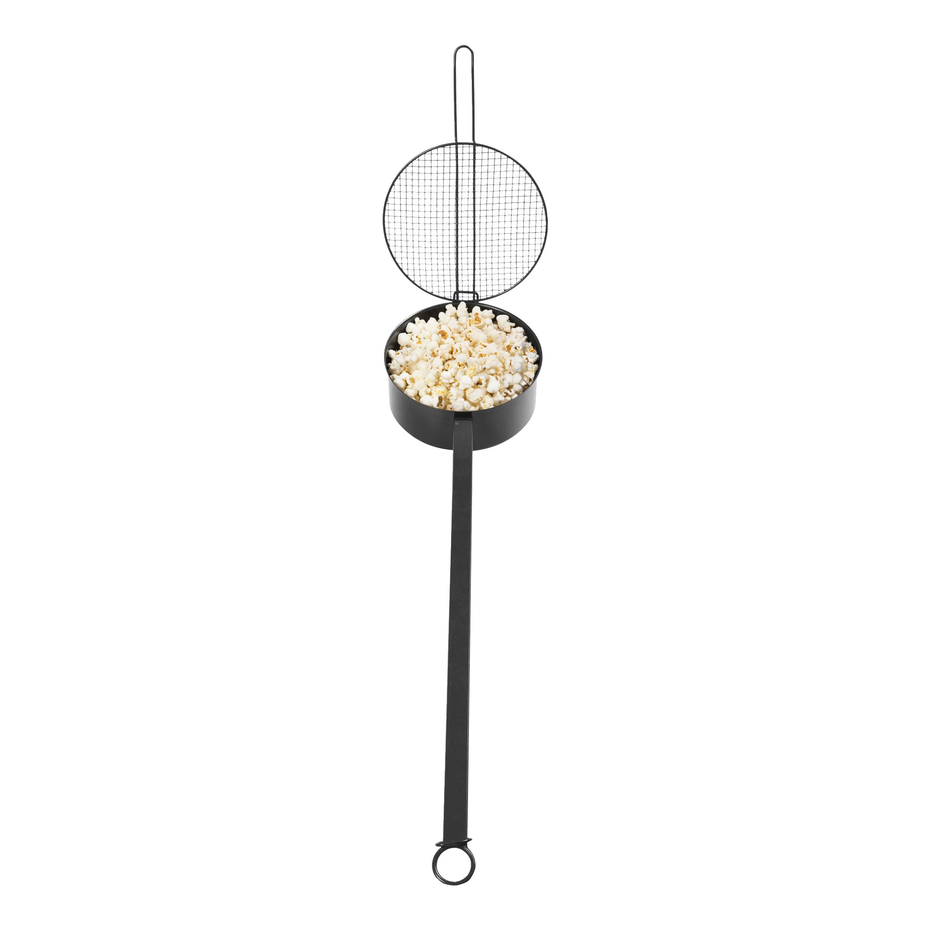 En öppen svart popcornpoppare med ett rakt, långt handtag och nätlock visar poppade popcorn inuti sin runda metallkropp.