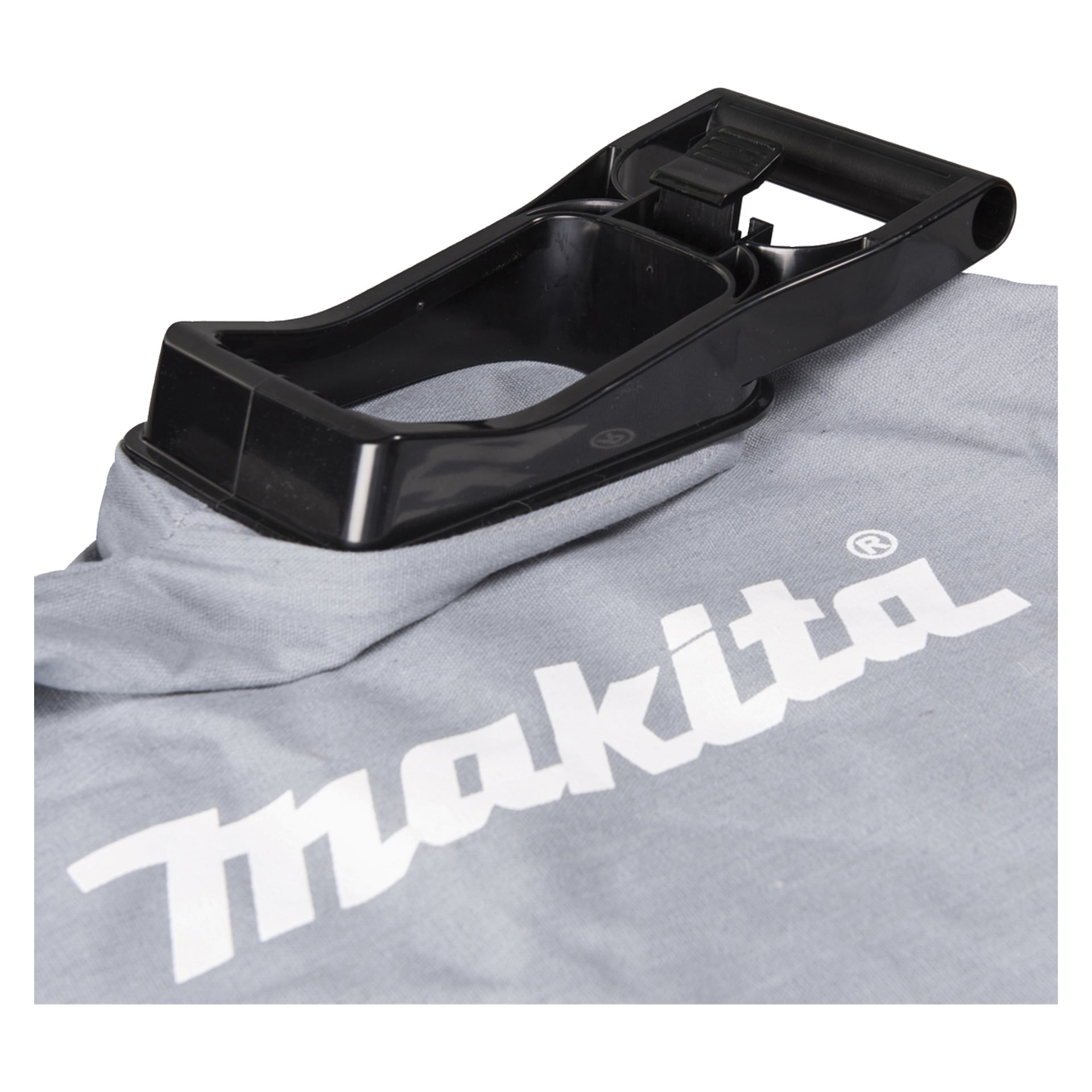 Närbild av en grå Makita dammsugarpåse med en svart plastklämma på toppen och den vita Makita-logotypen tryckt på tyget.
