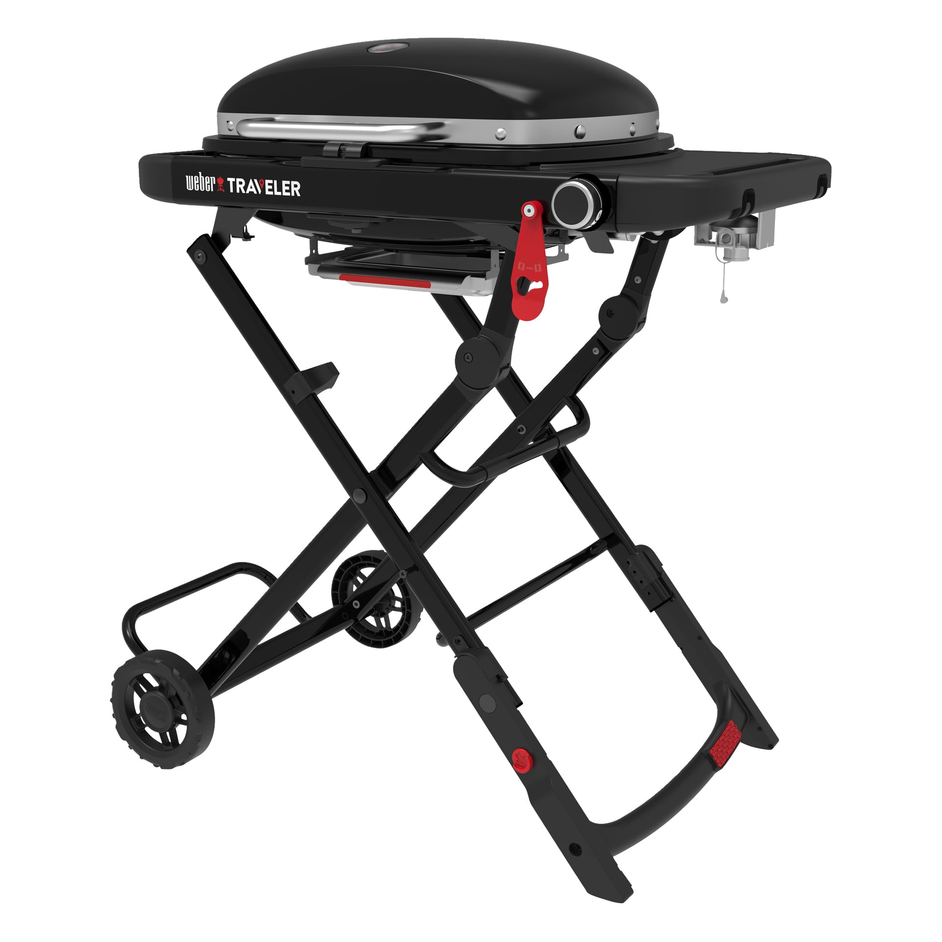 Svart Weber Traveler gasgrill med lock, fällbara ben, hjul och ett sidobord, stående upprätt och redo att användas.
