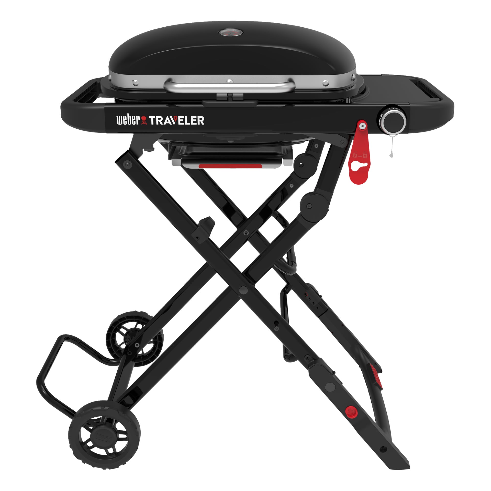 En svart Weber Traveler portabel gasgrill med en slank, kompakt byggd, fällbart ställ, hjul för transport och sidokontrollratt.