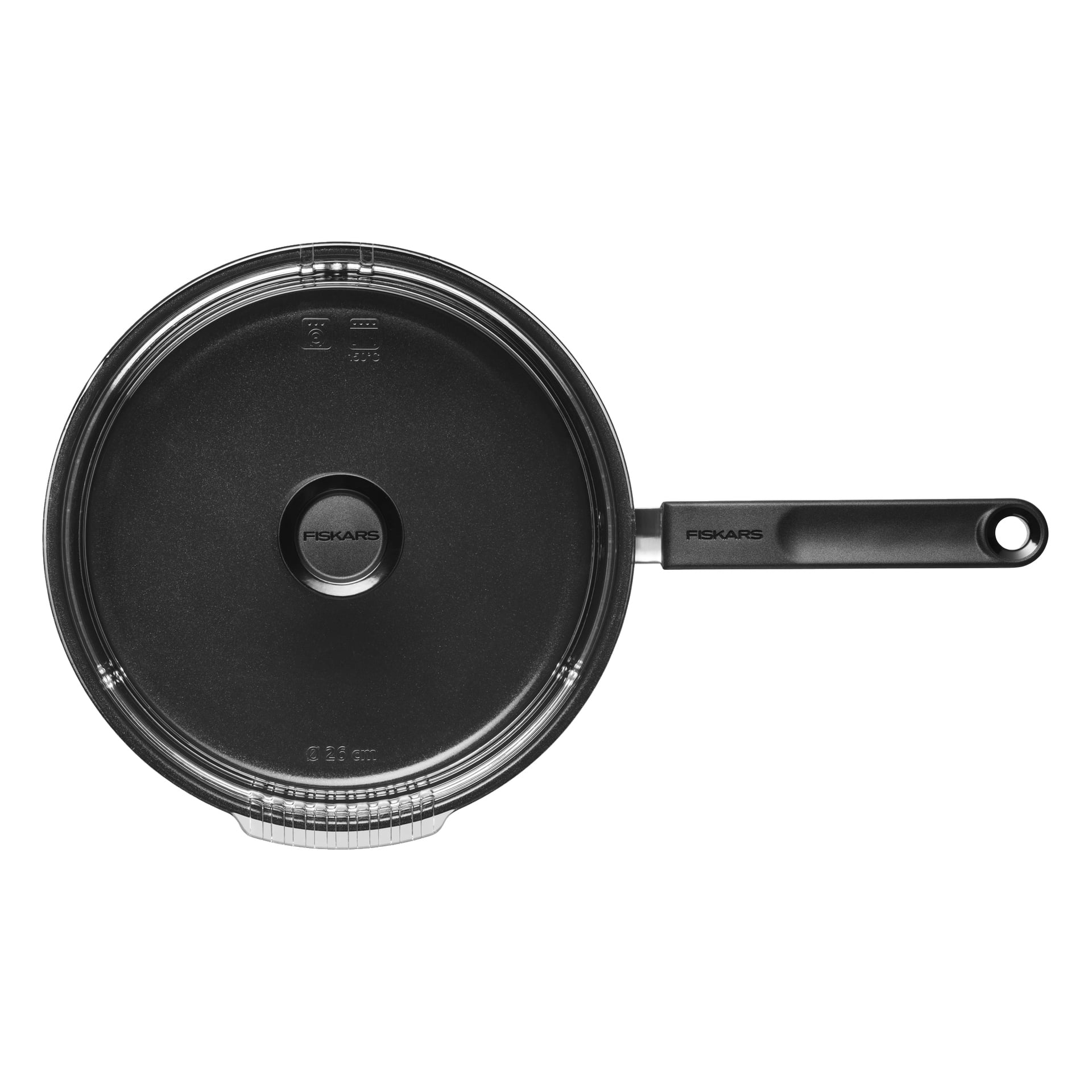 Schwarzer Kochtopf von oben betrachtet, passender Deckel und langer Griff zeigen Fiskars-Branding. Der Deckel hat Lüftung; Pot zeigt Messlinien an.
