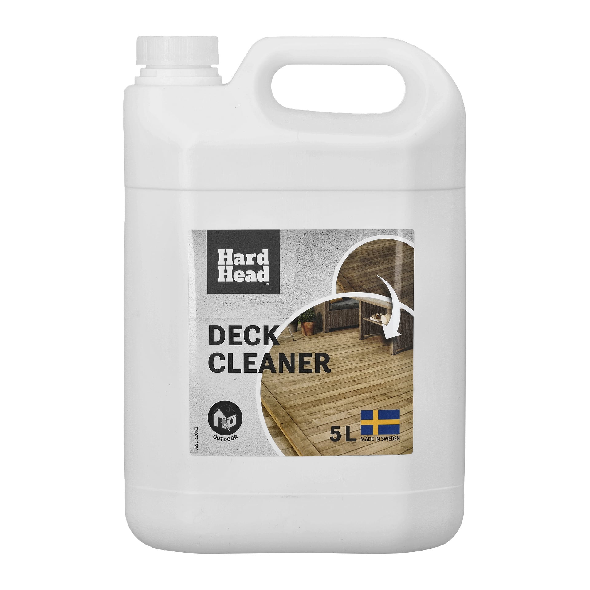En 5-liters vit plastbehållare för Hard Head Deck Cleaner med ett foto av en trädäck, svensk flagga och ikoner för utomhusbruk.