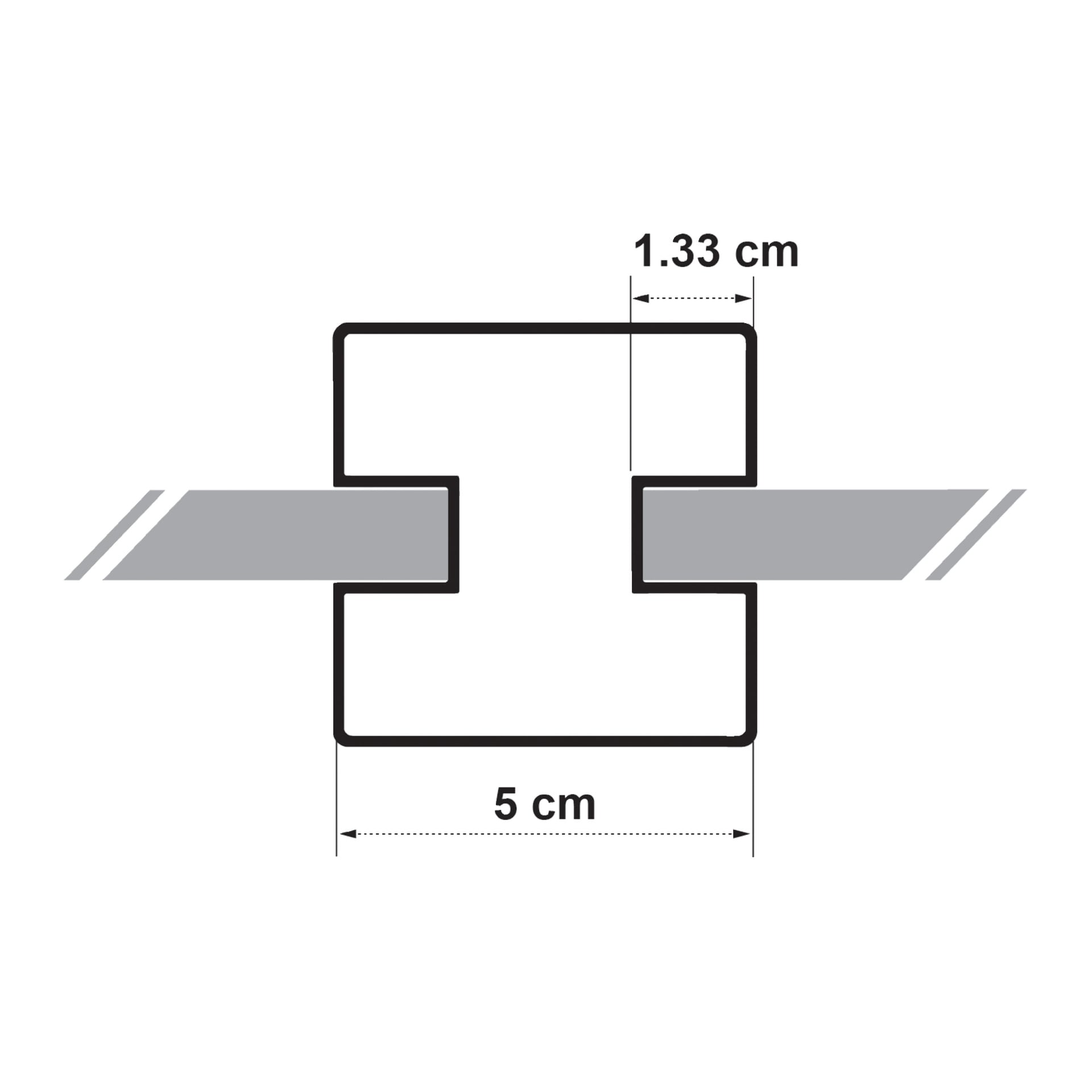 Diagram över en rektangel med centrala urtag på alla sidor, märkt 5 cm bred och 1,33 cm urtagsdjup; En stång löper genom hacken.