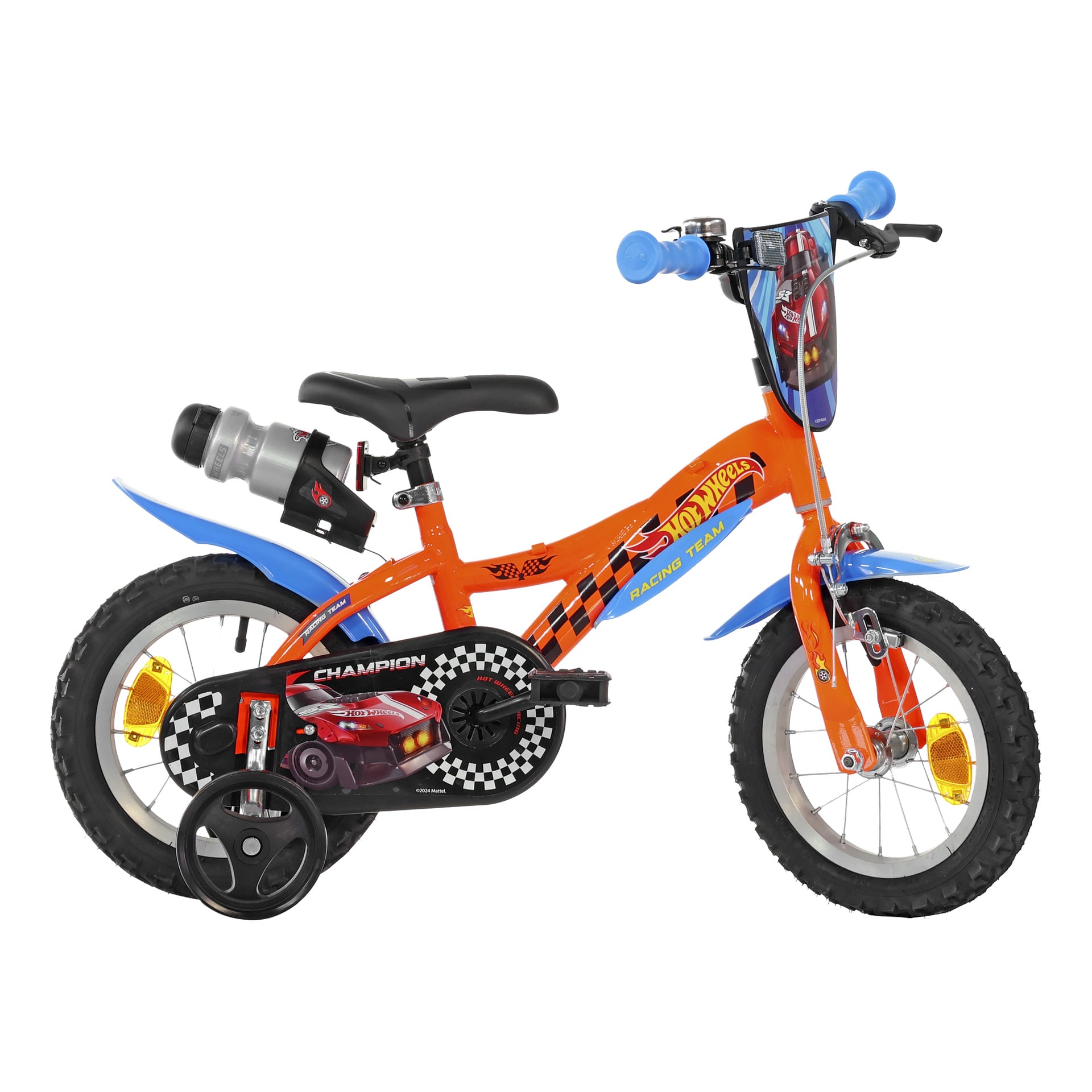 Liten orange barncykel med svarta stödhjul, blå styr och skärmar, racingbilsgrafik, vattenflaskhållare och Champion kedjeskydd.