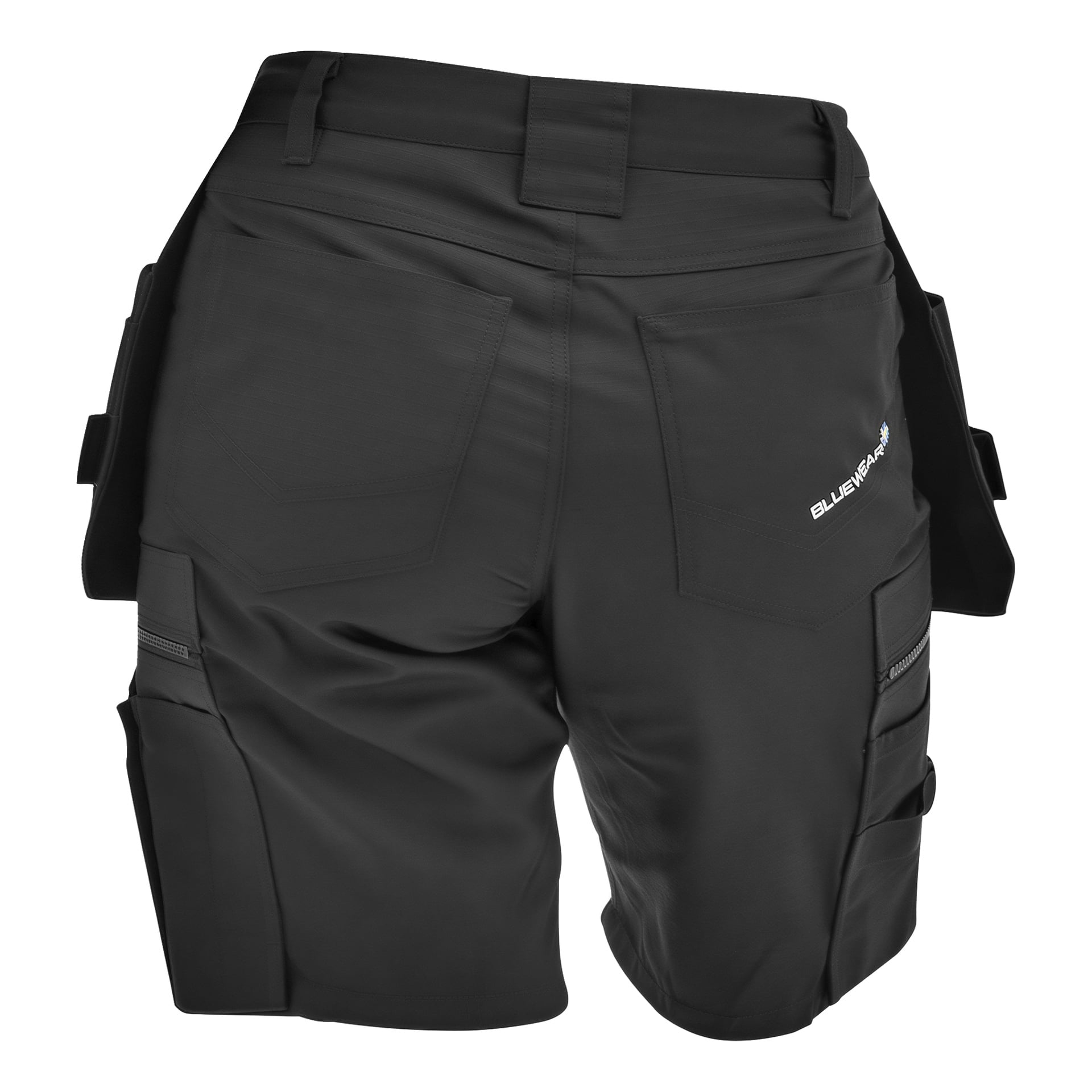 Baksida av svarta verktygsshorts med flera fickor, förstärkta sömmar, en Bluewear-logga till höger, bältesöglor och verktygshållare.