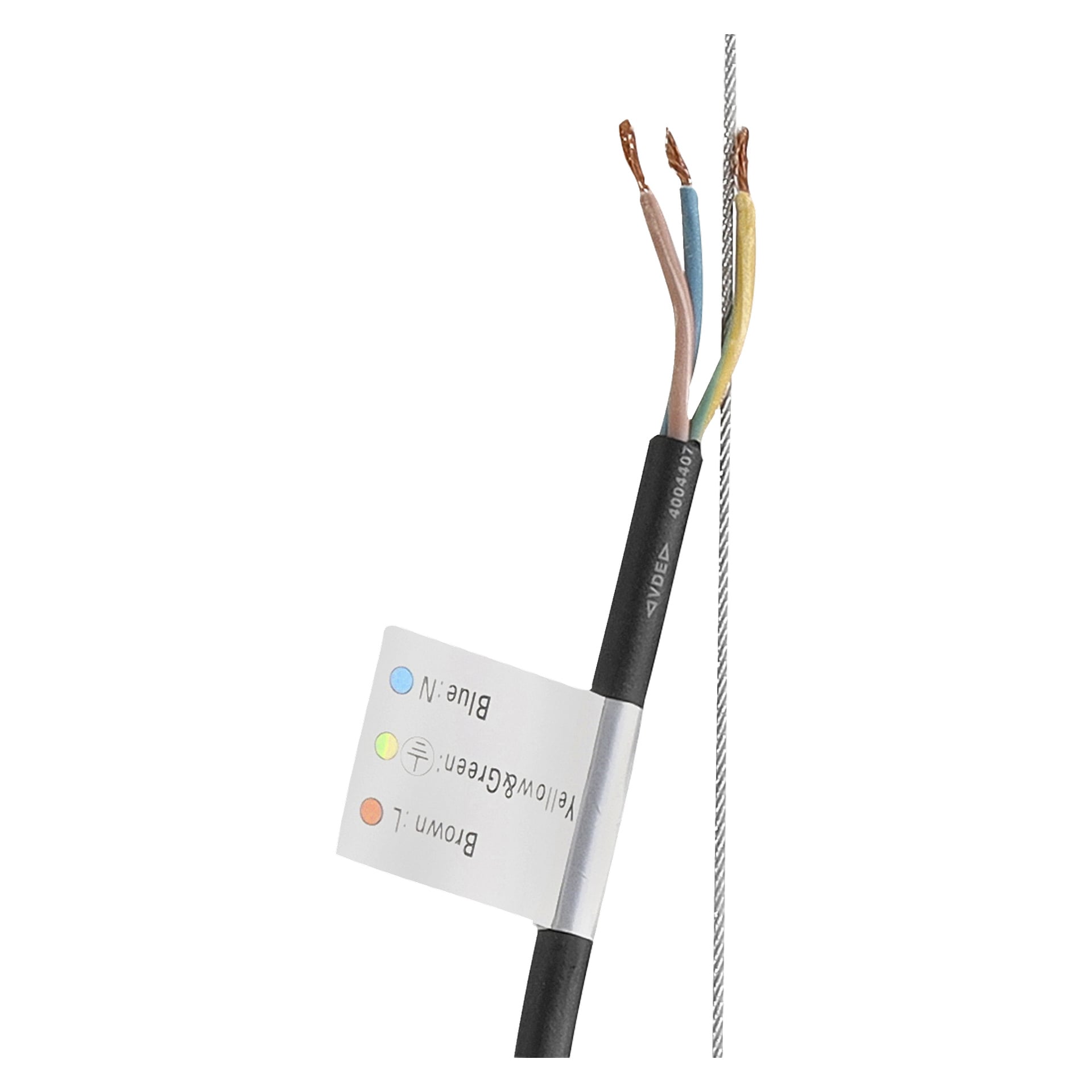 Tre-leder elektrisk kabel med synlige kobberender og en etikett merket blå, gul/grønn og brun; ved siden av en ståltråd.