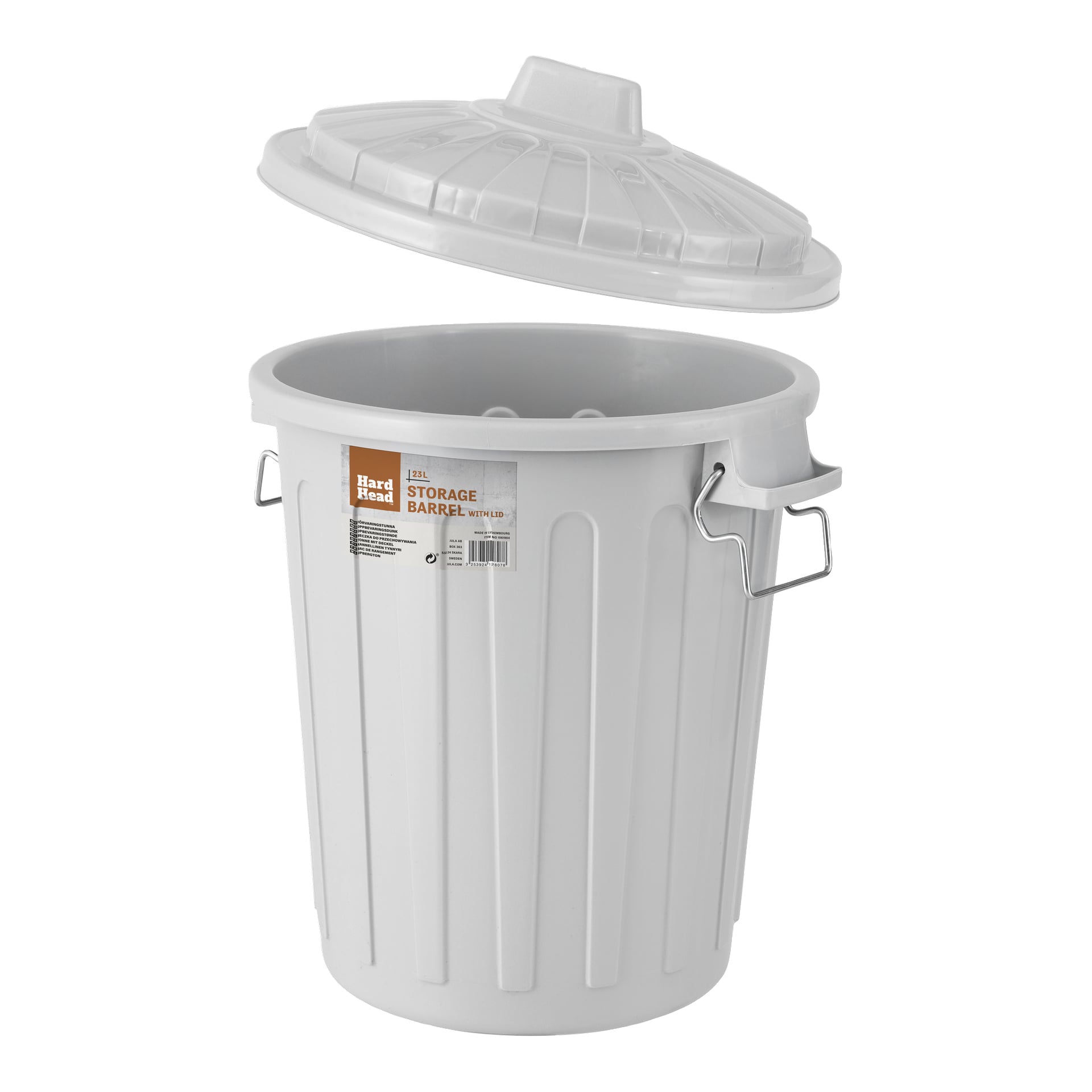 En grå plastbehållare för Hard Head med vertikala spår och metallhandtag visas med sitt matchande lock upphöjt precis ovanför öppningen. En etikett på lådan visar "Hard Head Storage Tub White 121L.".