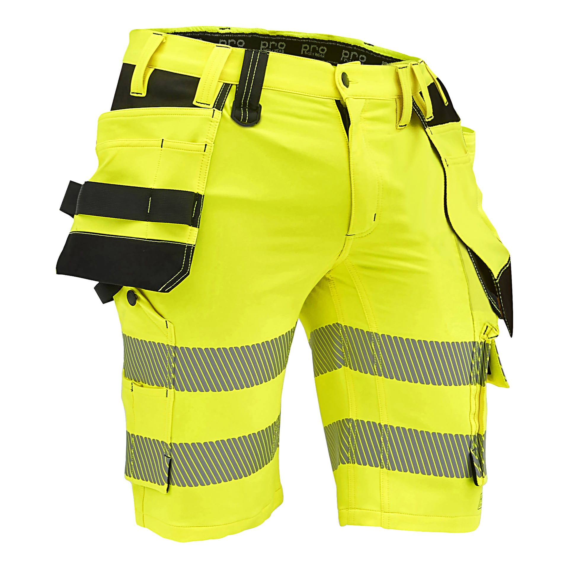 Klargula arbetsshorts med grå reflekterande ränder, flera svarta verktygsfickor och verktygsöglar för hög synlighet.
