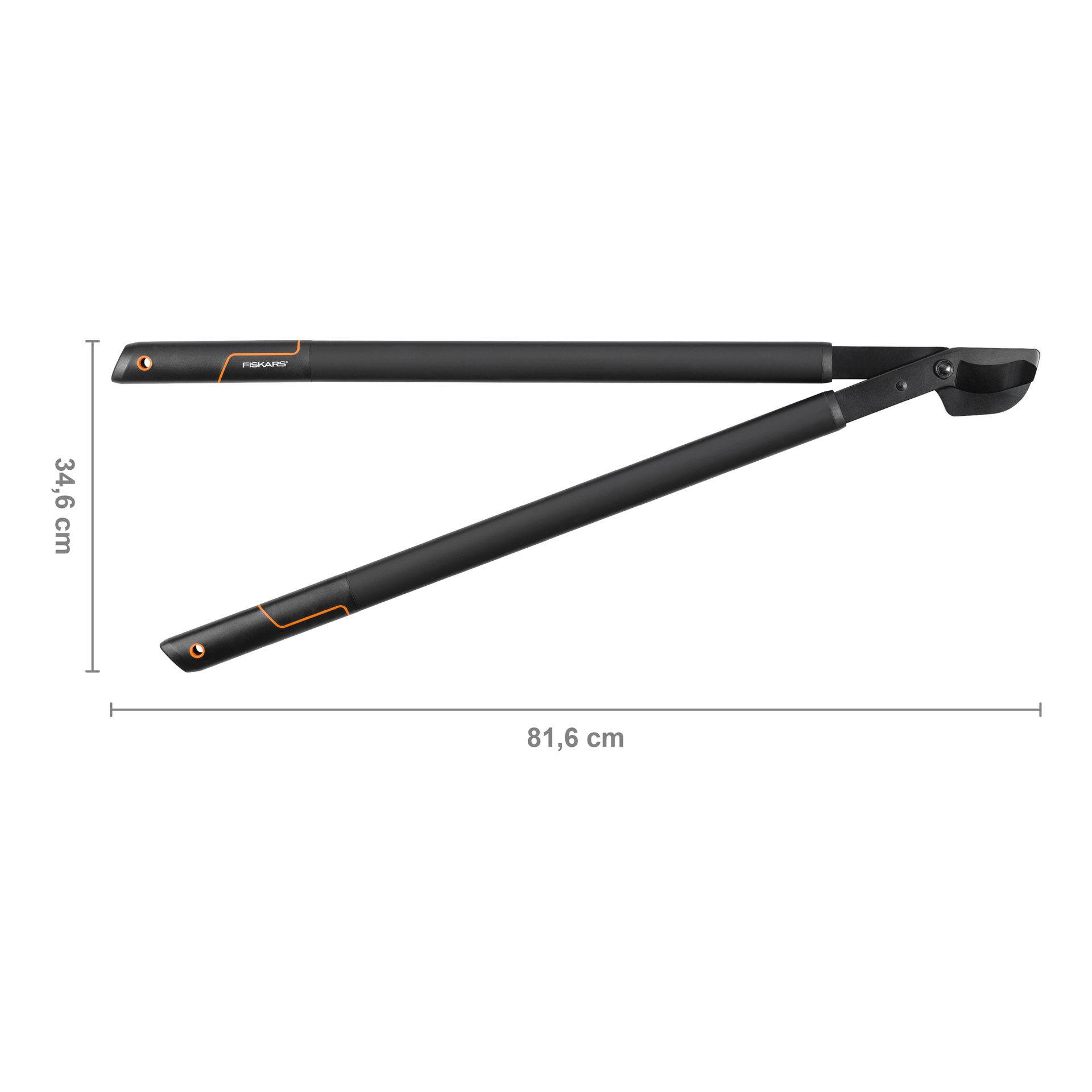 Avoimet Fiskars-leikkurit mustilla kahvoilla ja oransseilla yksityiskohdilla, kahvat 81,6 cm pitkät, työkalun korkeus 34,6 cm.