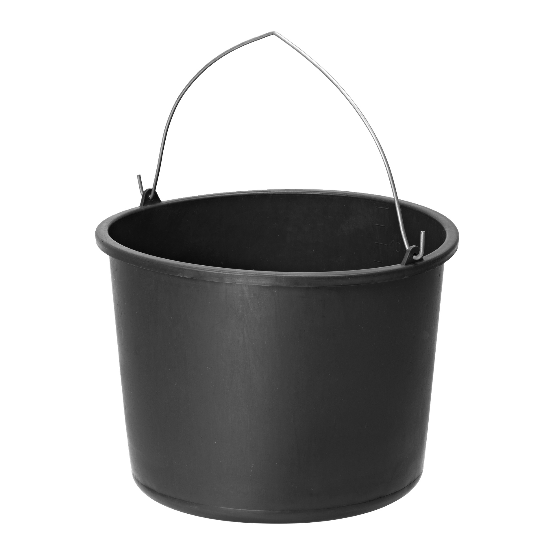 Puste czarne plastikowe wiadro z zaokrąglonym brzegiem i cienką metalową rączką, lekko widoczne od przodu.