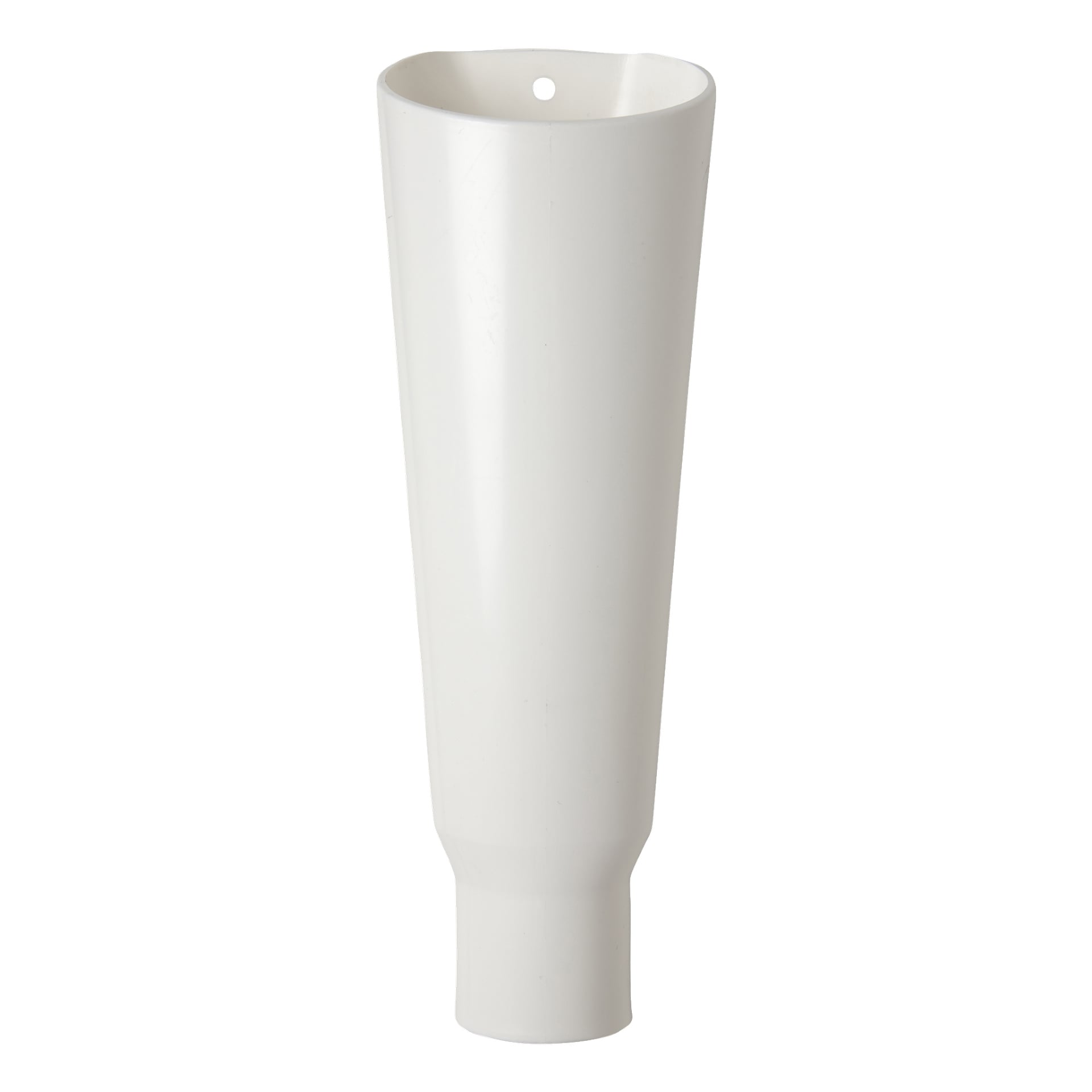 En vit plast Prevex Tundish med cylindrisk form, en bred utbredd topp som smalnar ner till en smalare bas, och ett litet hål placerat nära kanten.