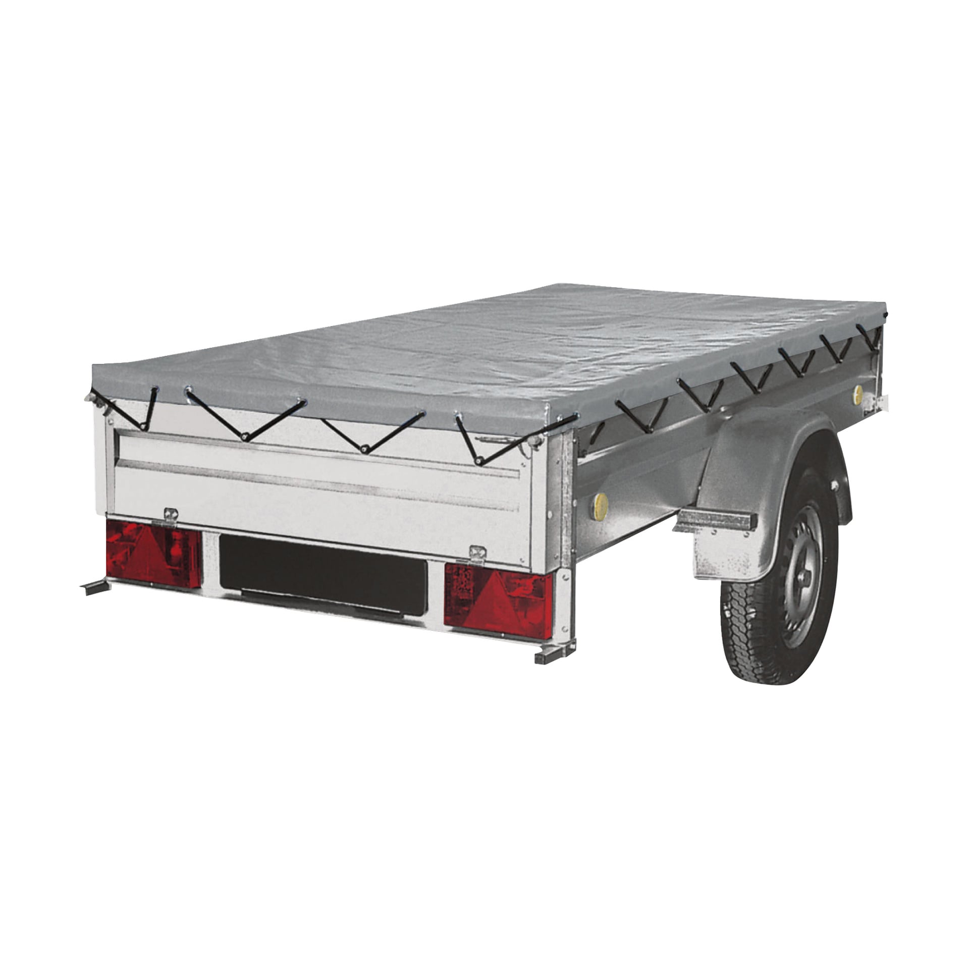 En enkelaxlad rektangulär metalltrailer med grå presenning säkrad med svarta elastiska rep, med röda bakljus och reflektorer.