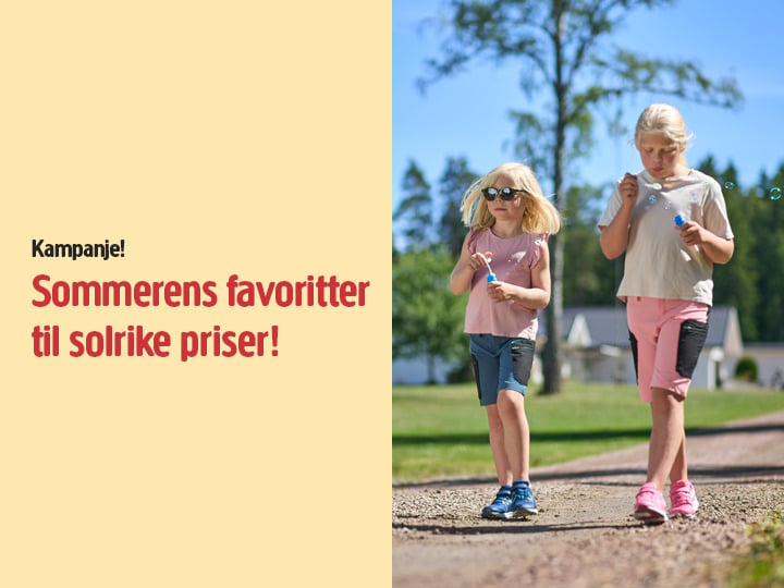 To barn går langs en sti og blåser såpebobler. Gress, trær og telt i bakgrunnen. Tekst til venstre: Kampanje! Sommerens favoritter til solrike priser!.