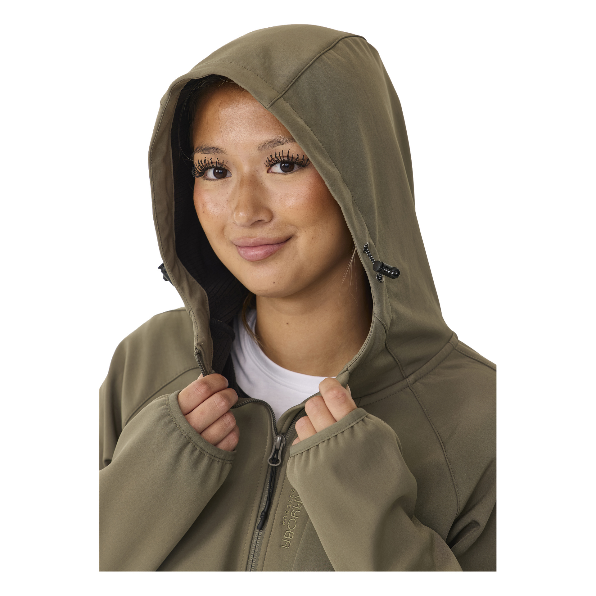 Man trägt die Kayoba Outdoor Softshell-Softshelljacke Hede, die mit Fleecefutter gefüttert ist, mit hochgezogener Kapuze und an beiden Seiten umgezogen, zur Kamera gerichtet.