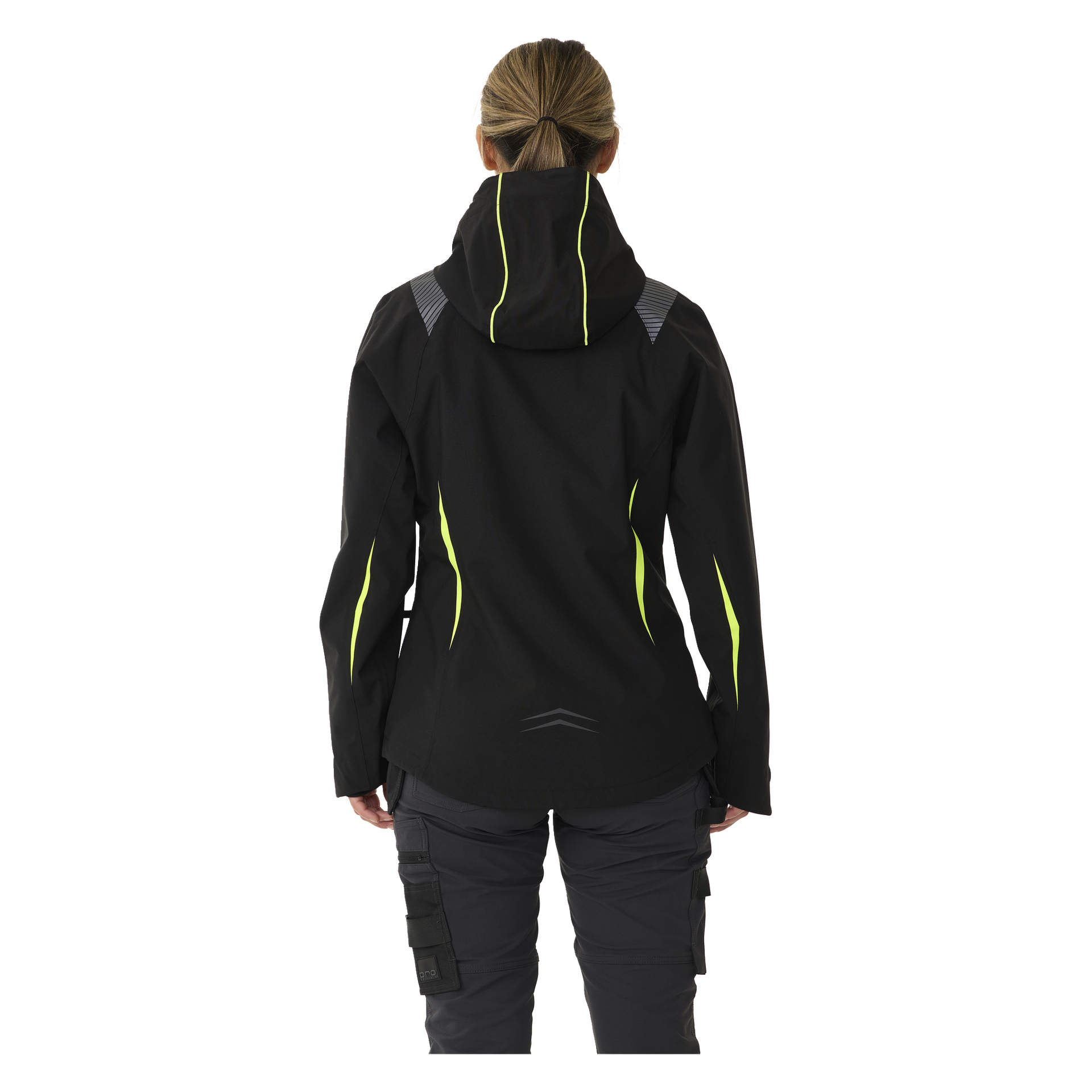 Eine Person mit hellbraunen Haaren, die zu einem Pferdeschwanz gebunden sind, ist von hinten zu sehen, gekleidet in die Bluewear Women's Stretch-Shelljacke Rebecca in Schwarz mit gelben Details und schwarze Cargohosen.