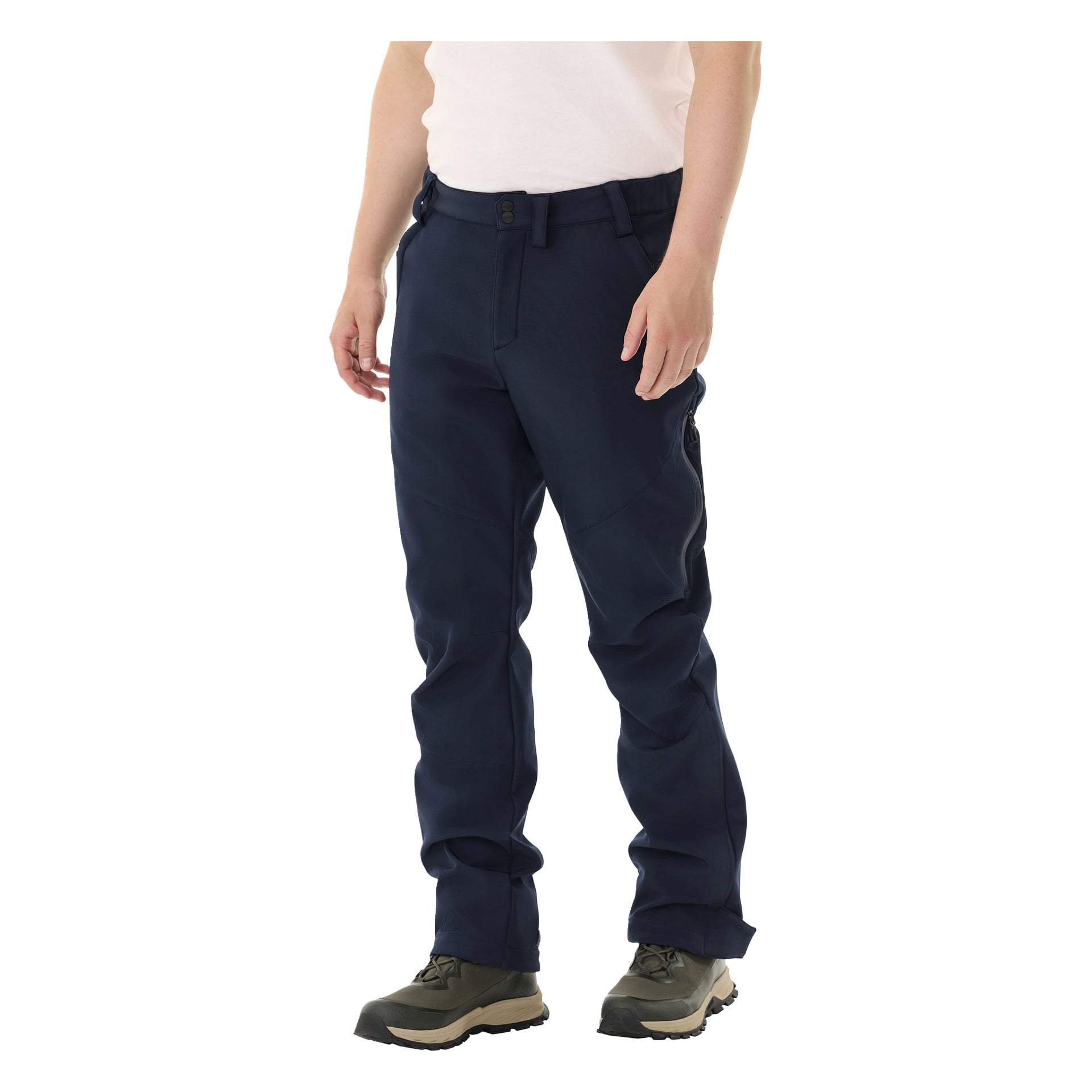 Henkilö mallintaa Kayoba Outdoor Men's -vuorillisia softshell-housuja, seisoen pystyasennossa ja kädet luonnollisesti sivuilla.
