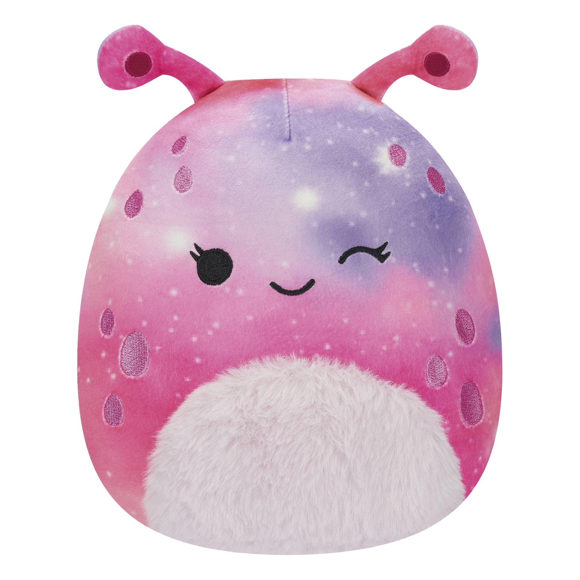 Superpehmeä Squishmallows-pehmolelu, jossa on vaaleanpunainen ja violetti galaksikuvio, pyöreä muoto, kaksi pientä antennia, silmää iskevä kasvot ja pörröinen valkoinen vatsa, joka muistuttaa söpöä hyönteistä tai avaruusolentoa.